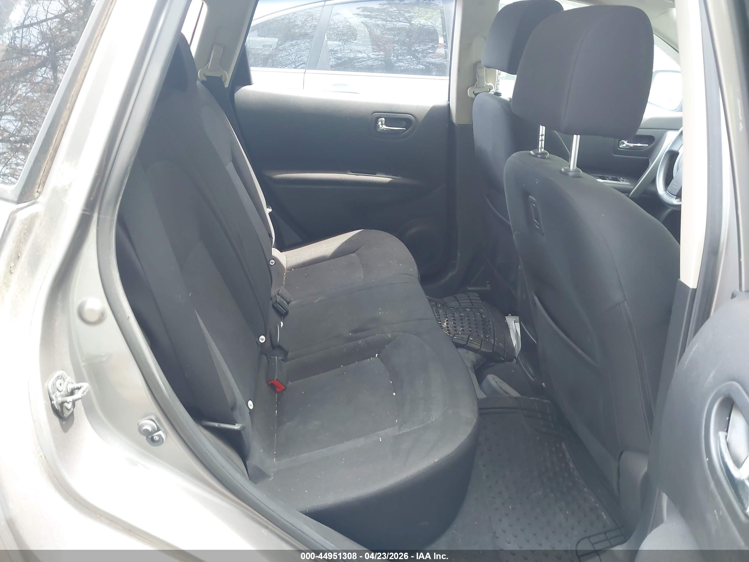 NISSAN ROGUE image 8