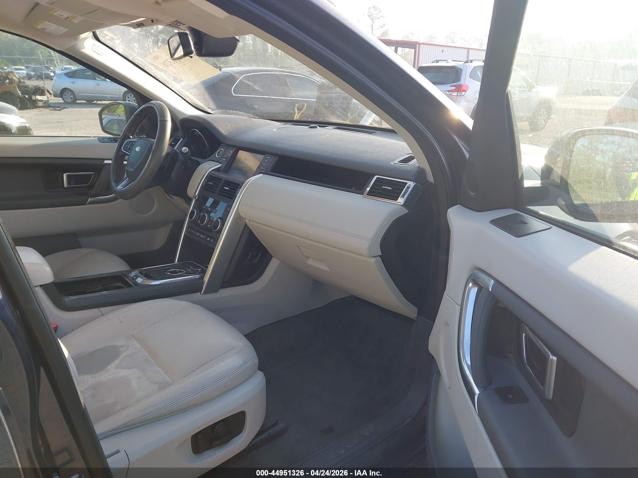 LAND ROVER image 5
