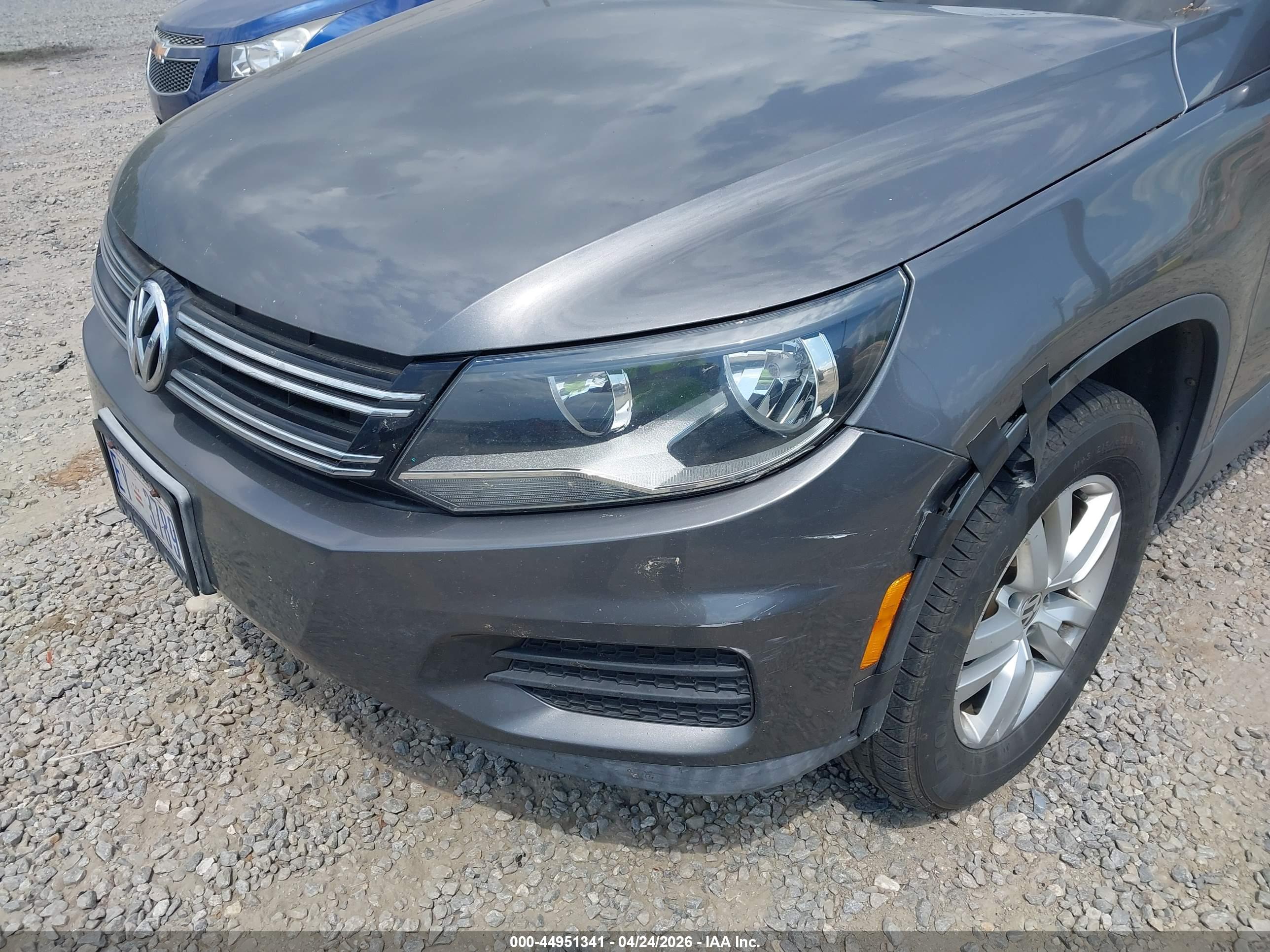 VOLKSWAGEN TIGUAN image 6