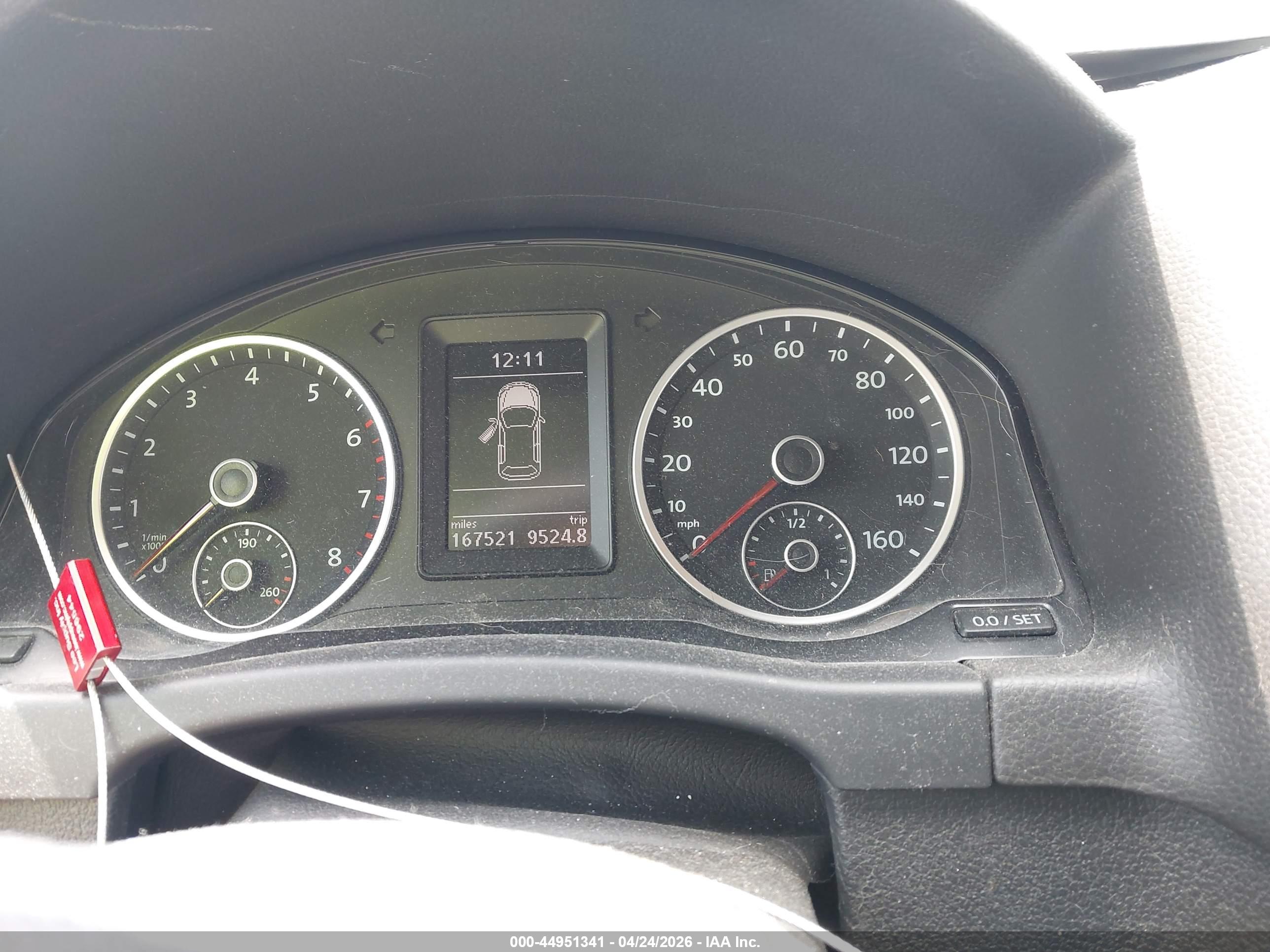 VOLKSWAGEN TIGUAN image 7