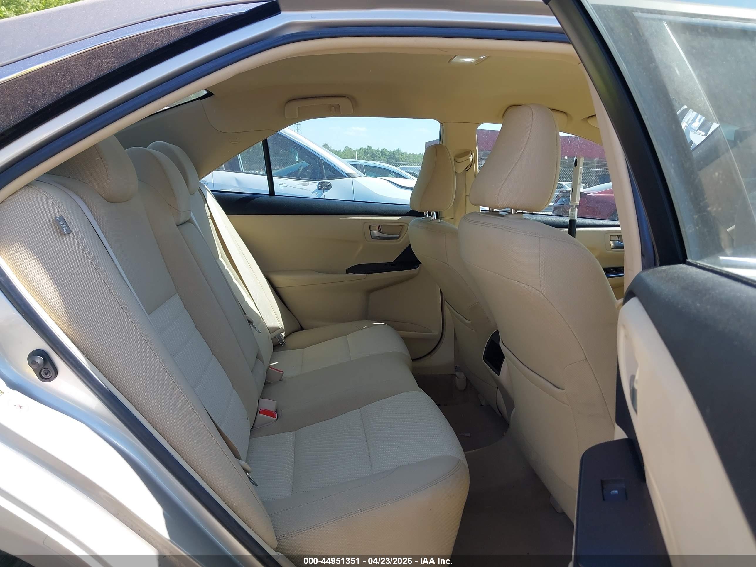 TOYOTA CAMRY image 8