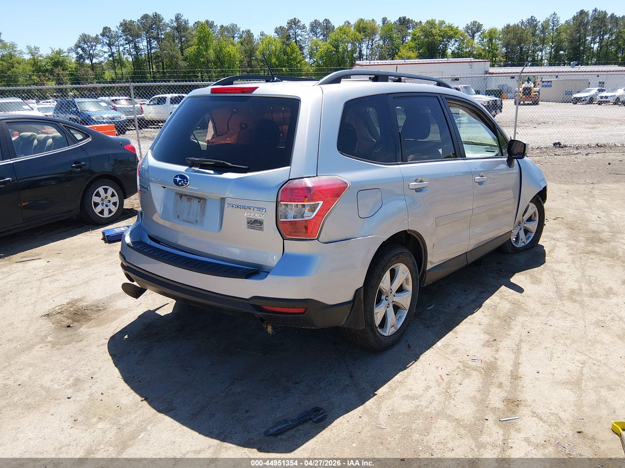 SUBARU FORESTER image 4
