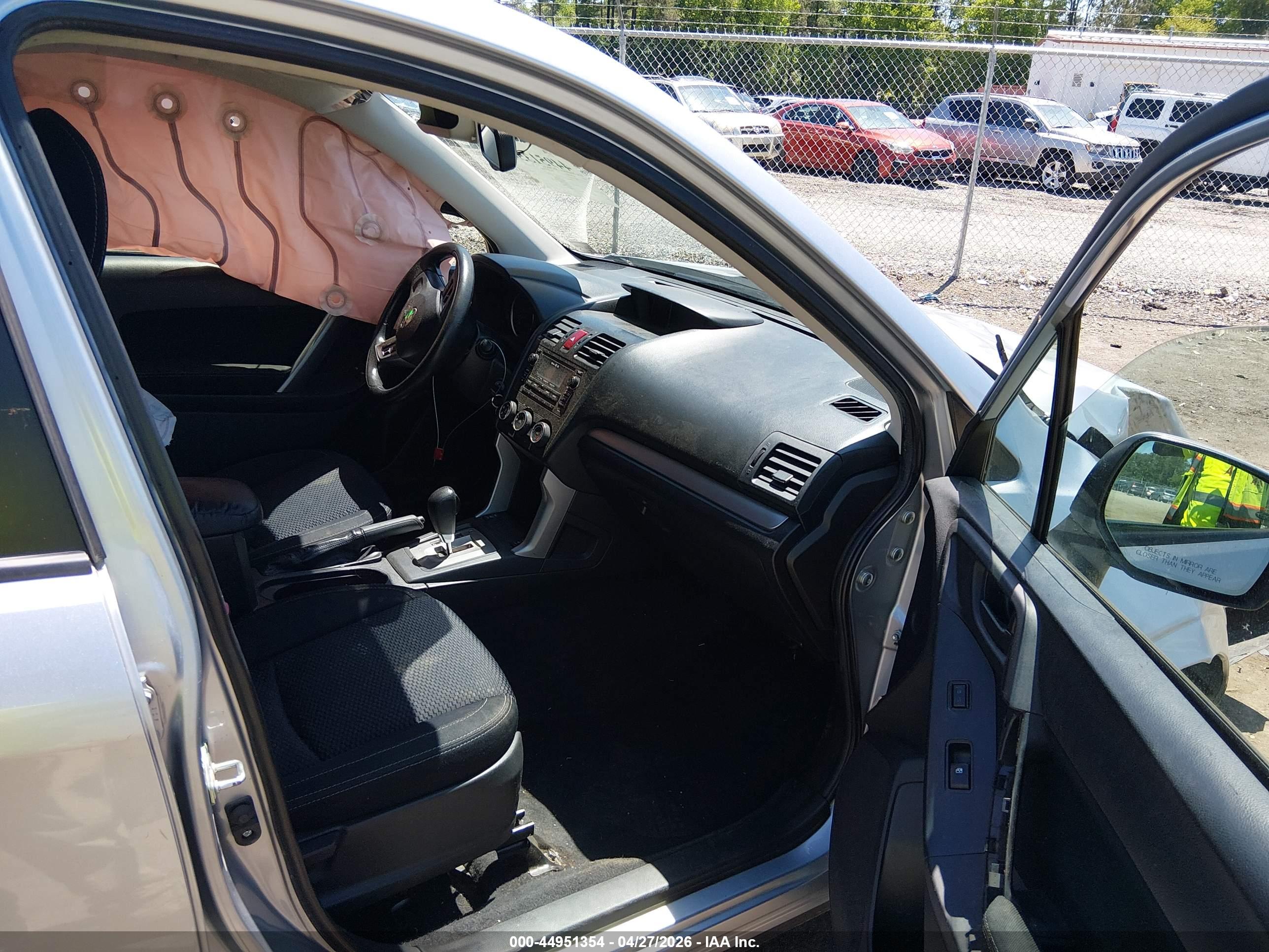 SUBARU FORESTER image 5