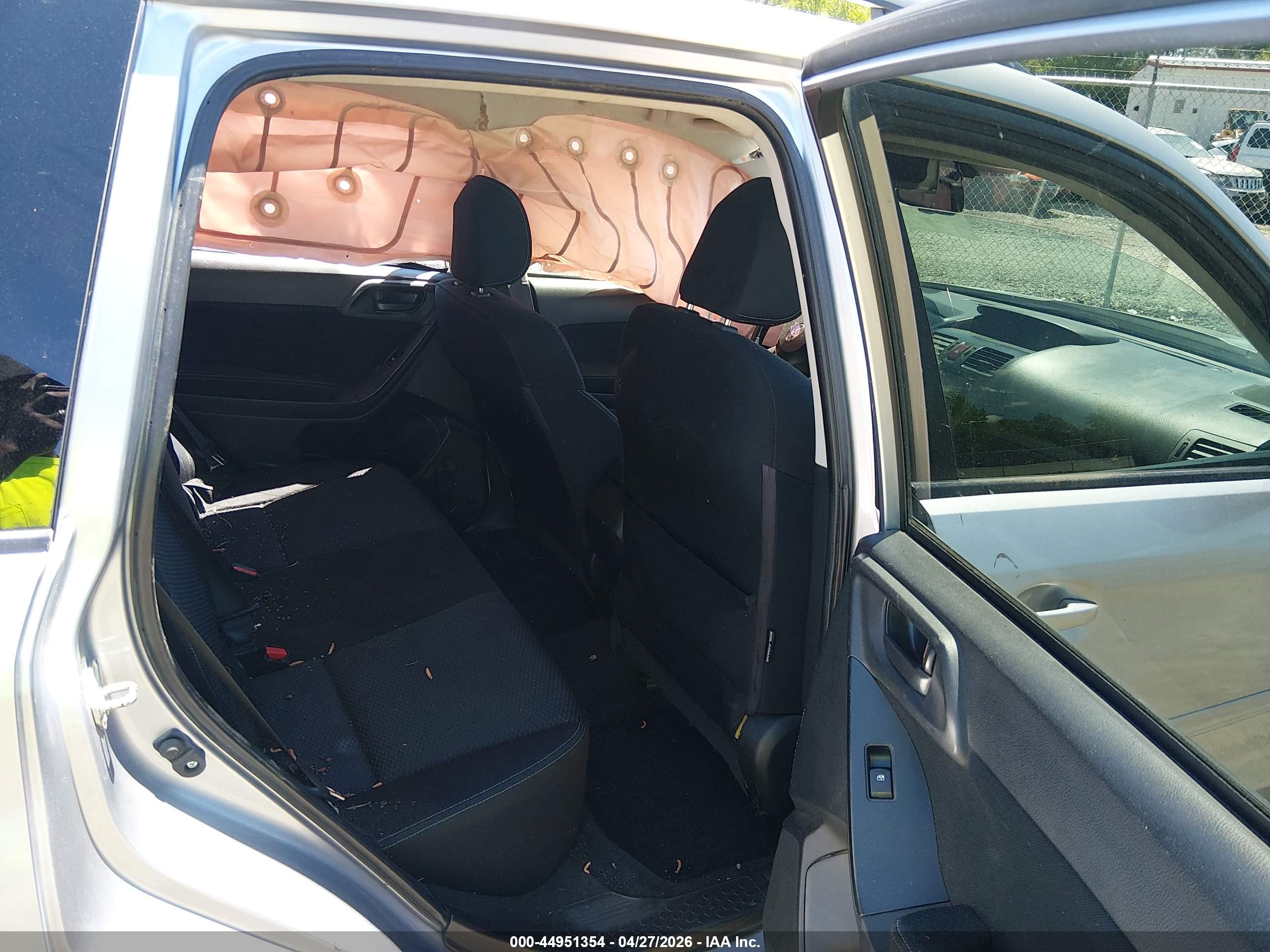 SUBARU FORESTER image 8