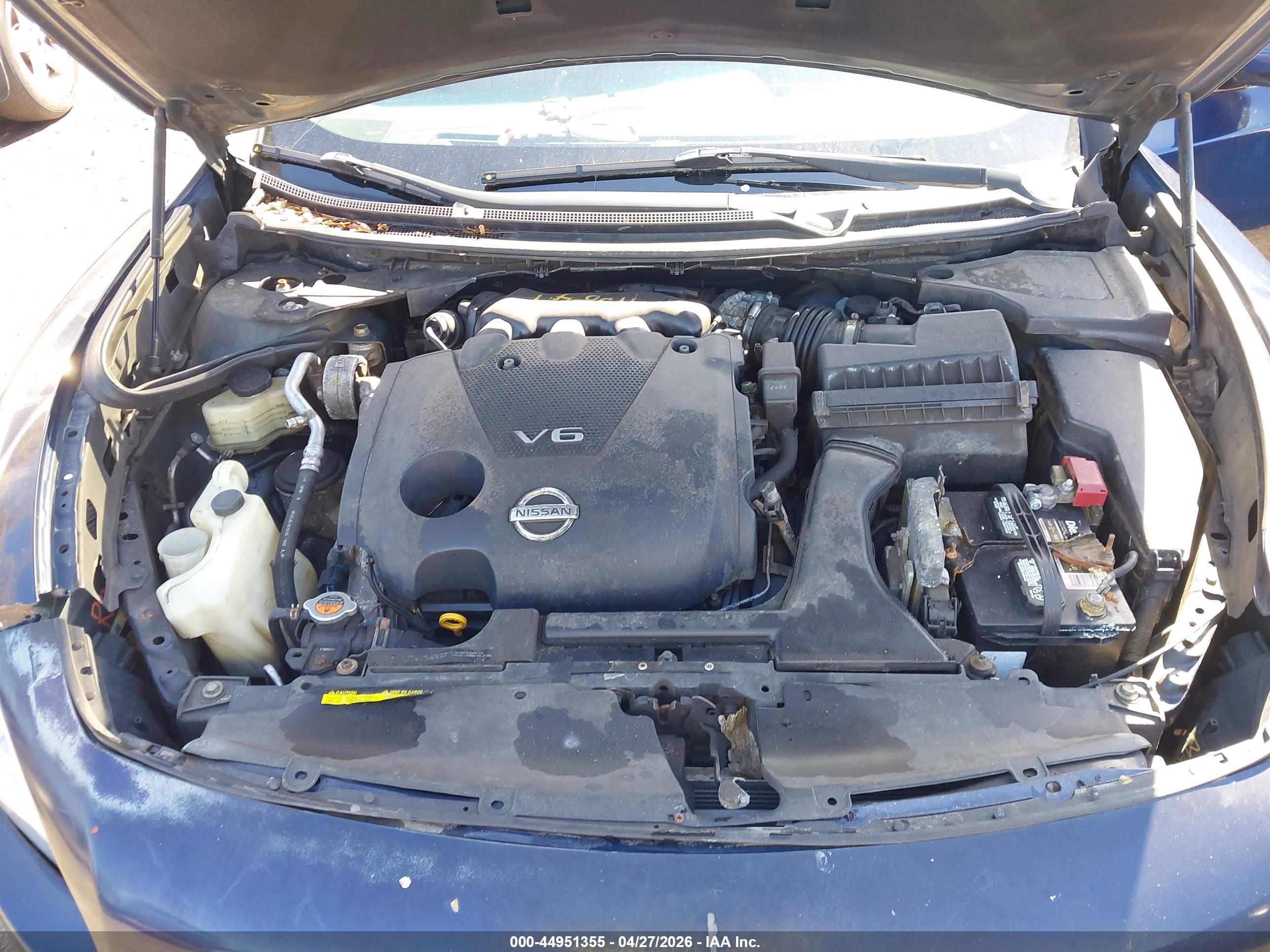 NISSAN MAXIMA image 10
