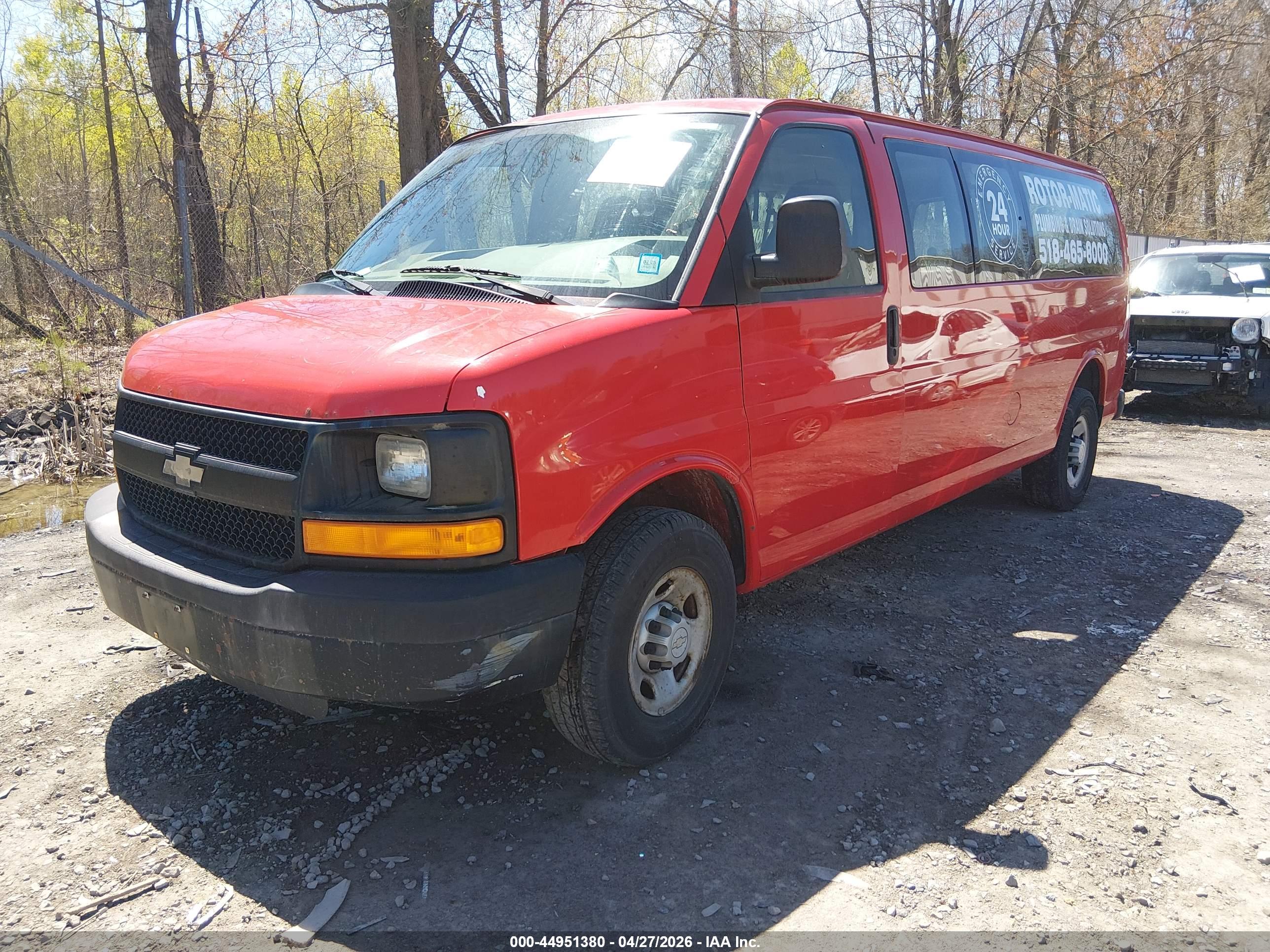 CHEVROLET EXPRESS image 2