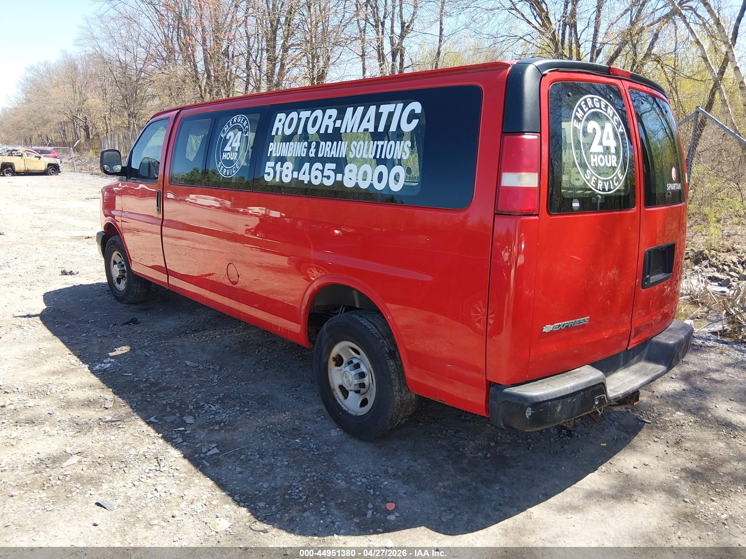 CHEVROLET EXPRESS image 3
