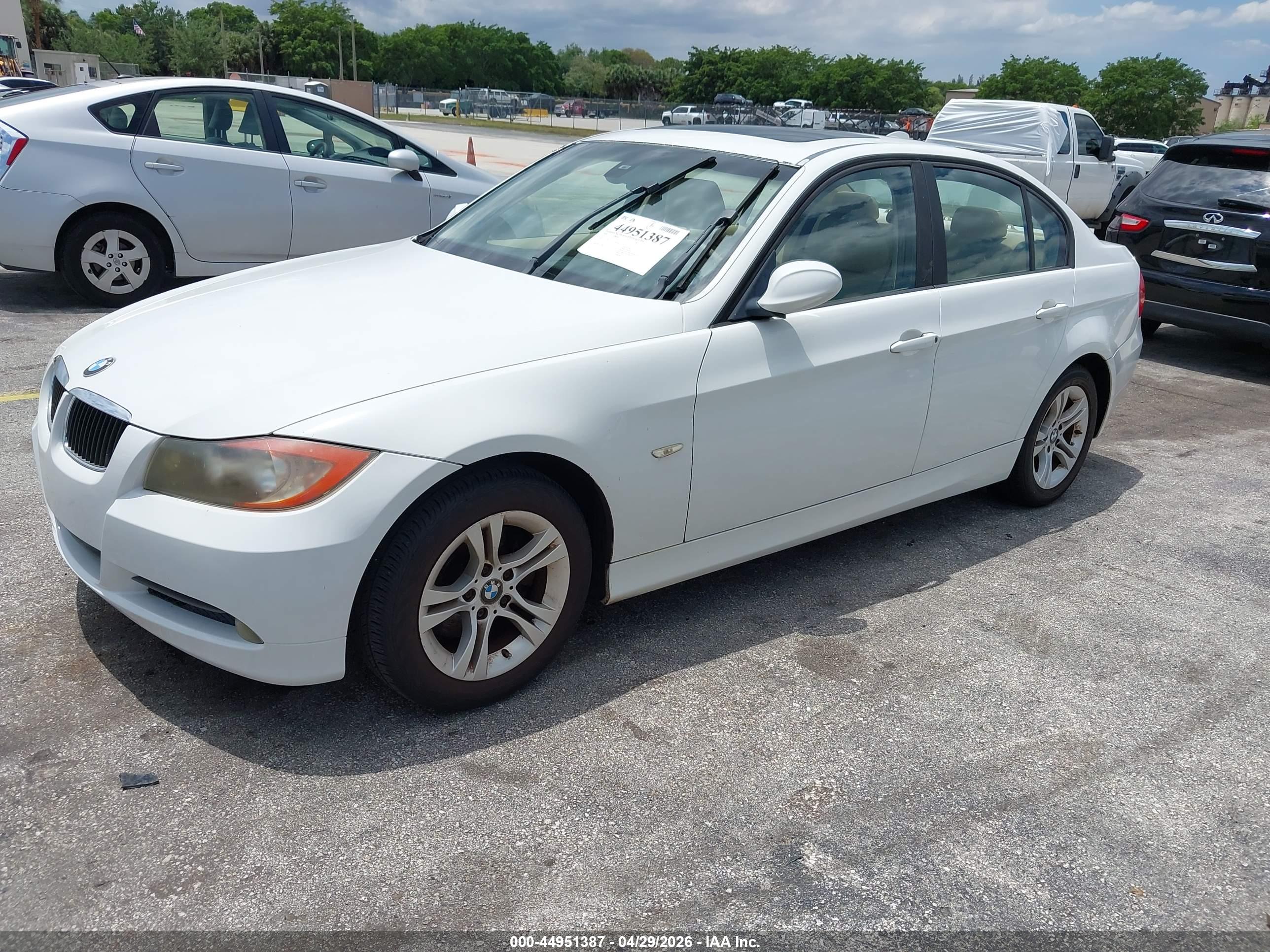 BMW 328I image 2