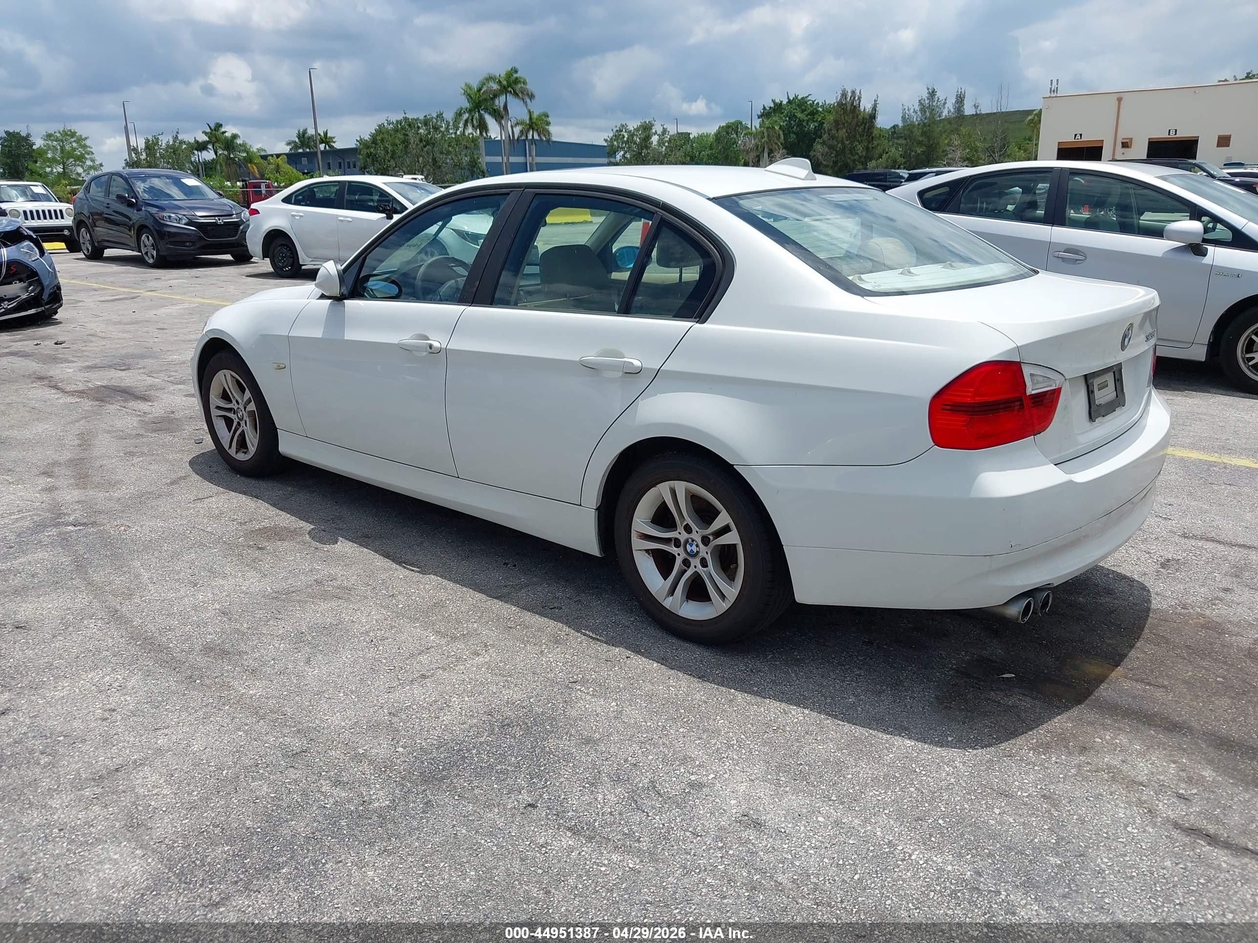 BMW 328I image 3