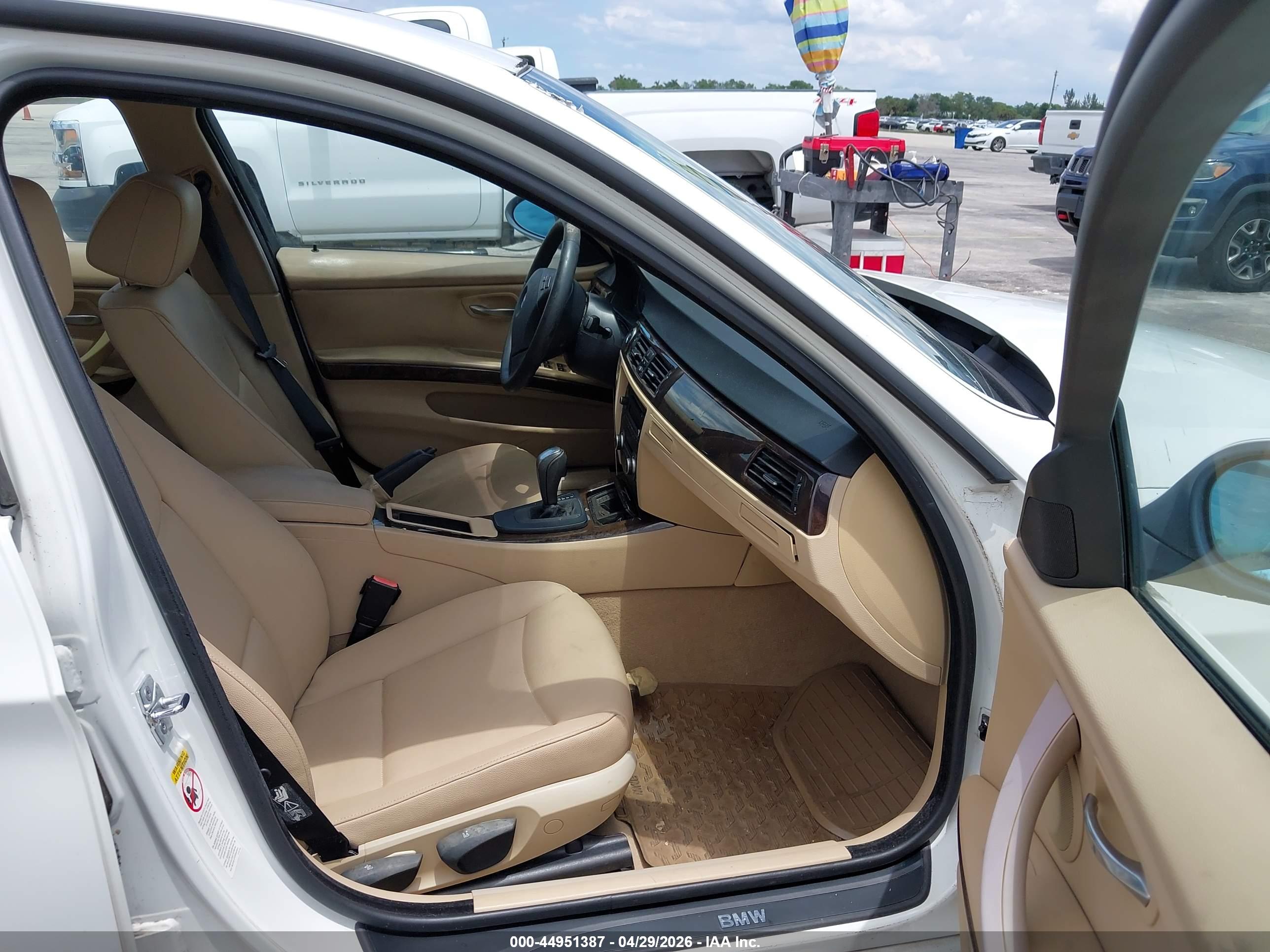 BMW 328I image 5