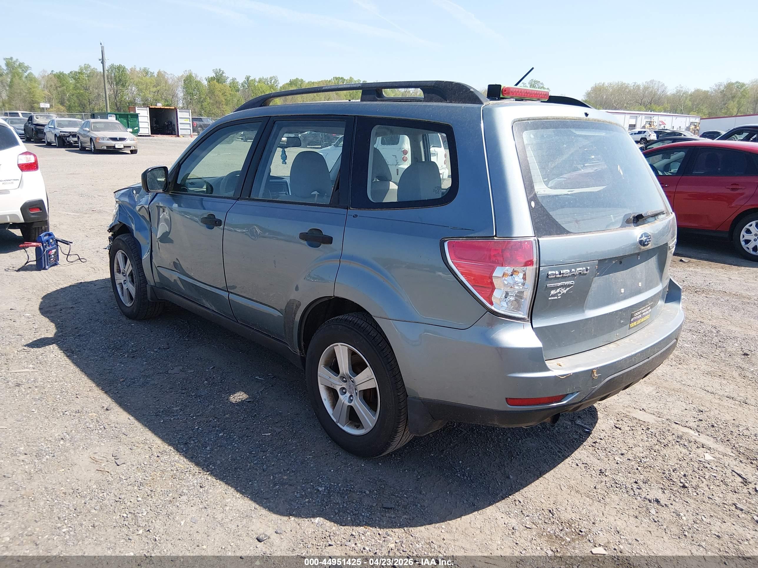 SUBARU FORESTER image 3