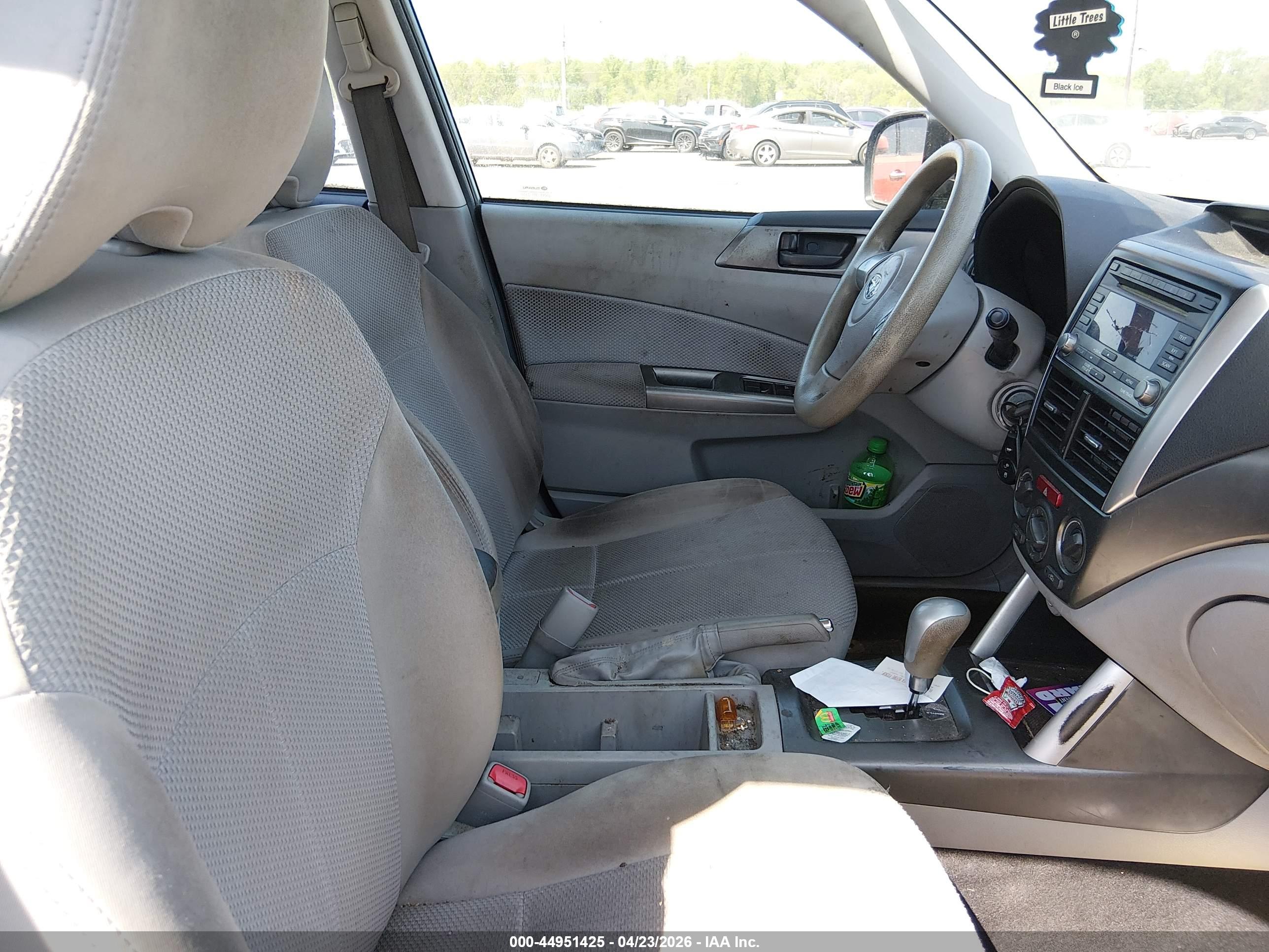 SUBARU FORESTER image 5