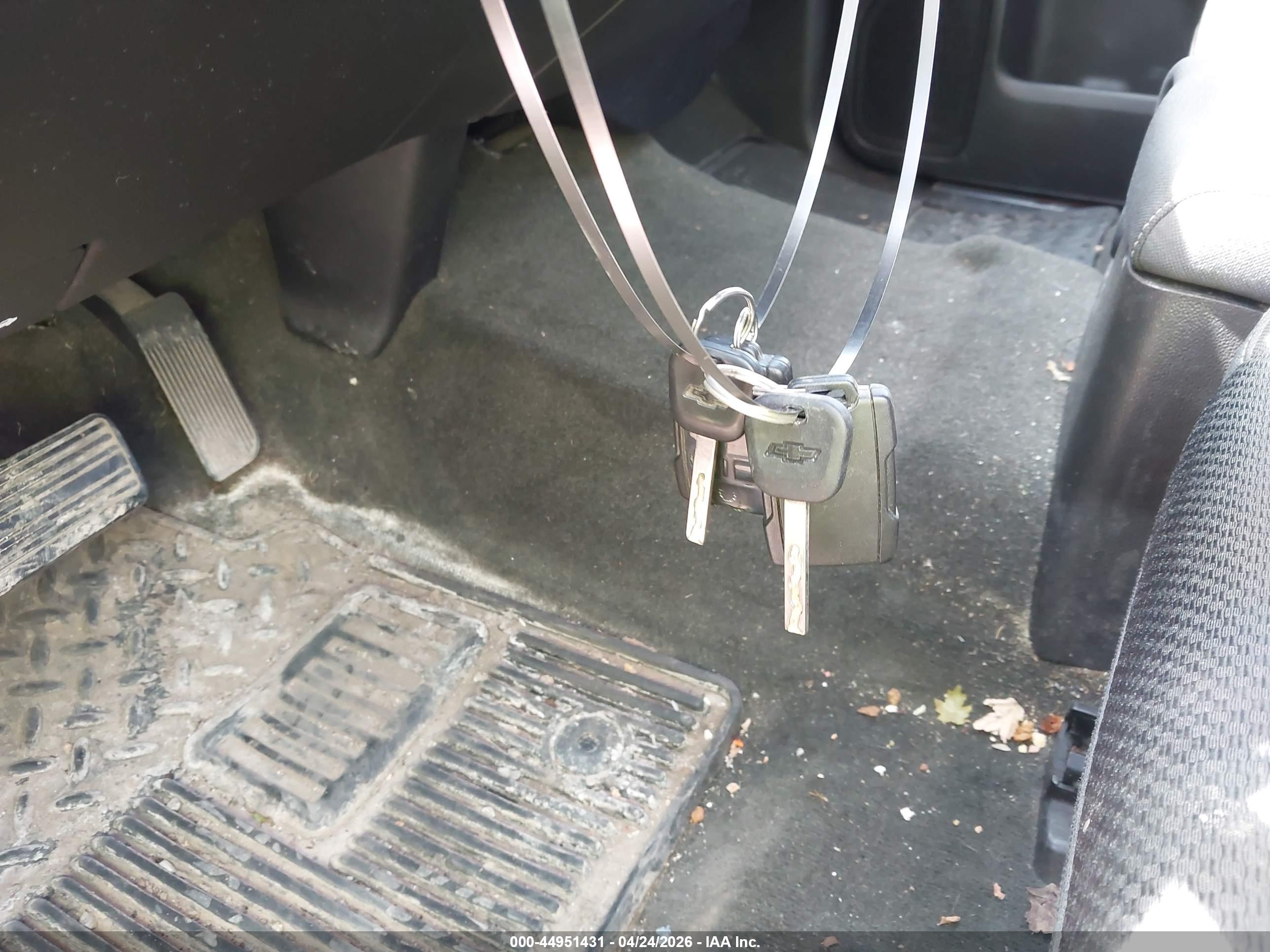 CHEVROLET SILVERADO image 11