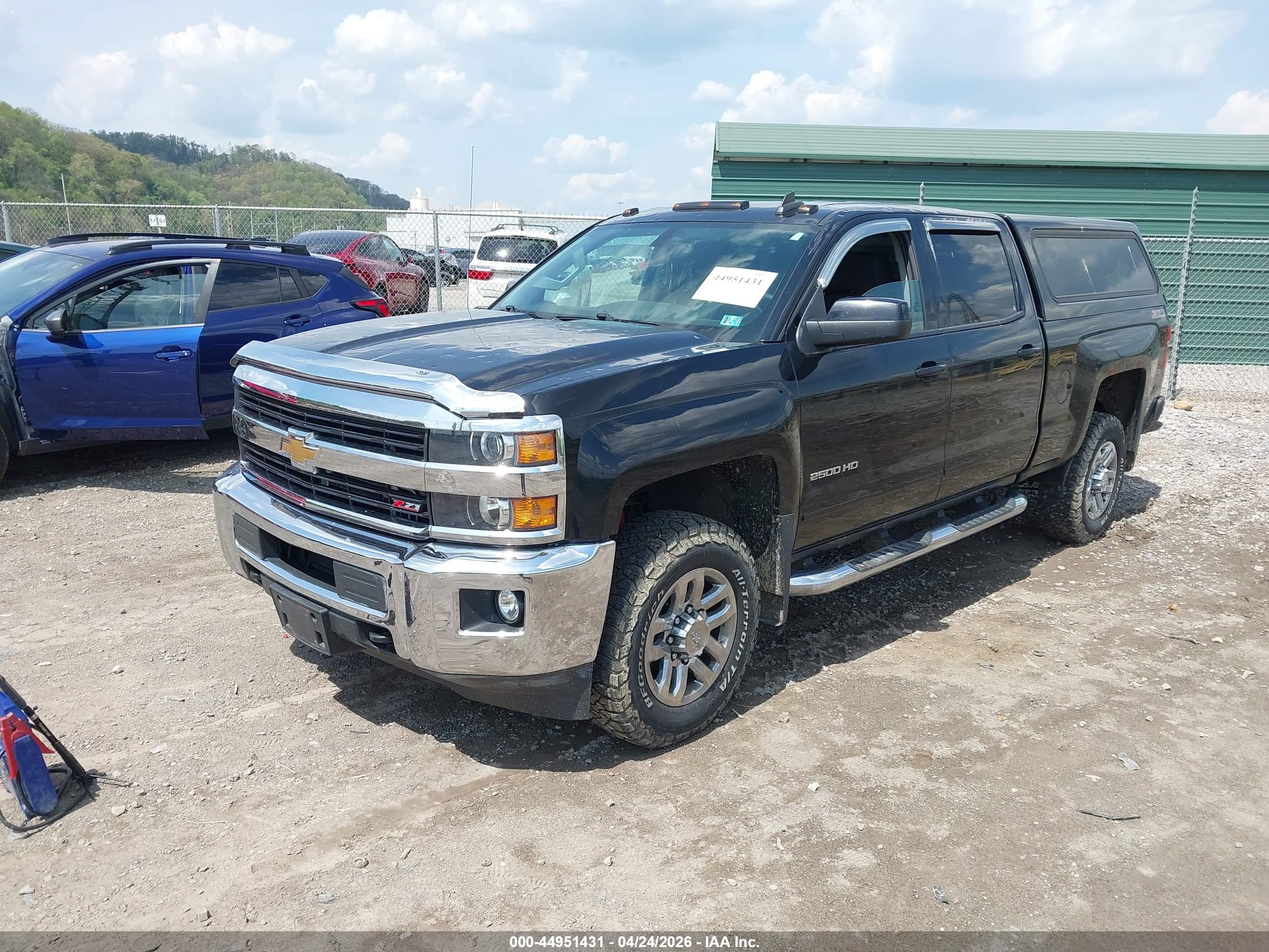 CHEVROLET SILVERADO image 2