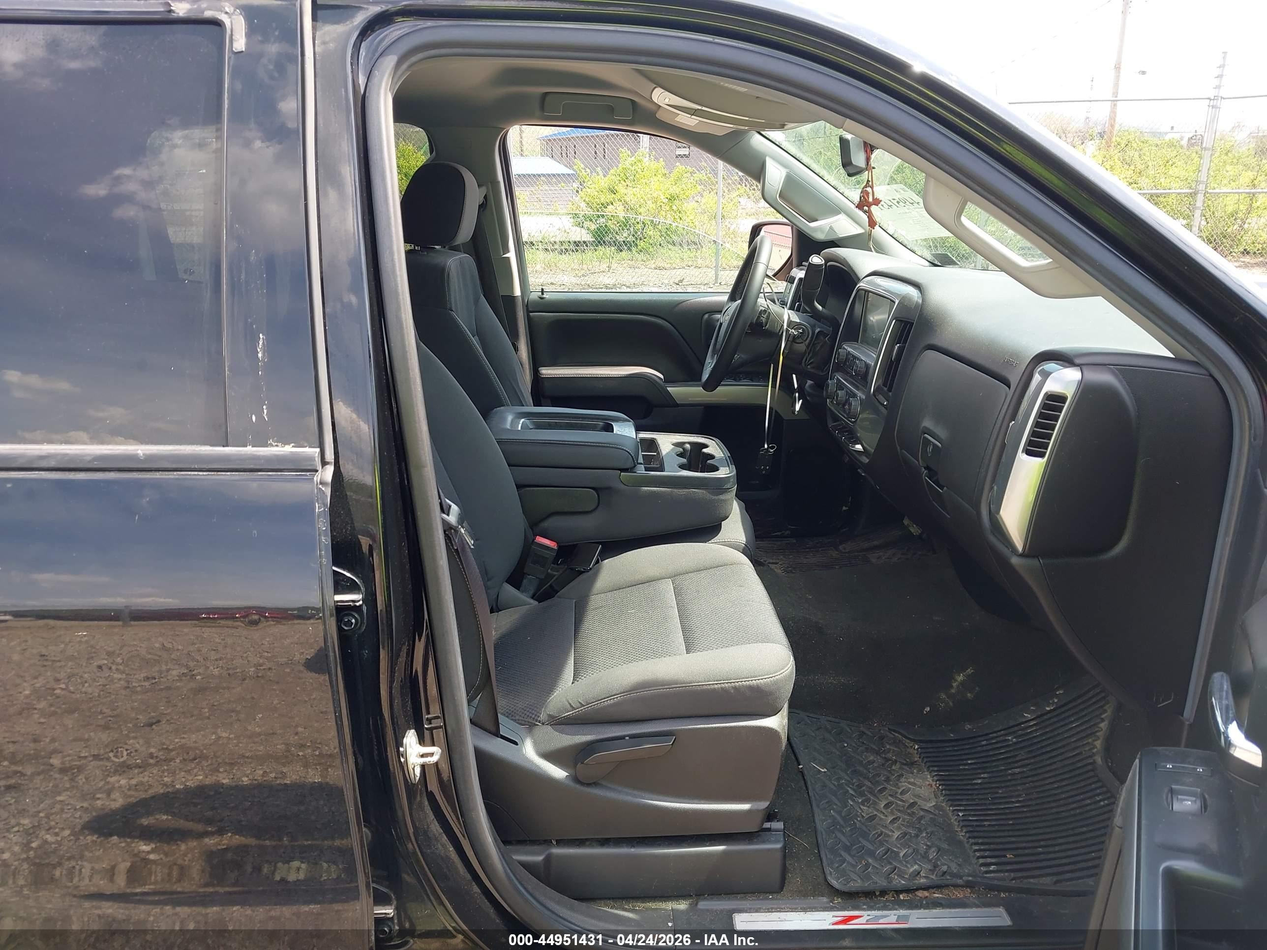 CHEVROLET SILVERADO image 5
