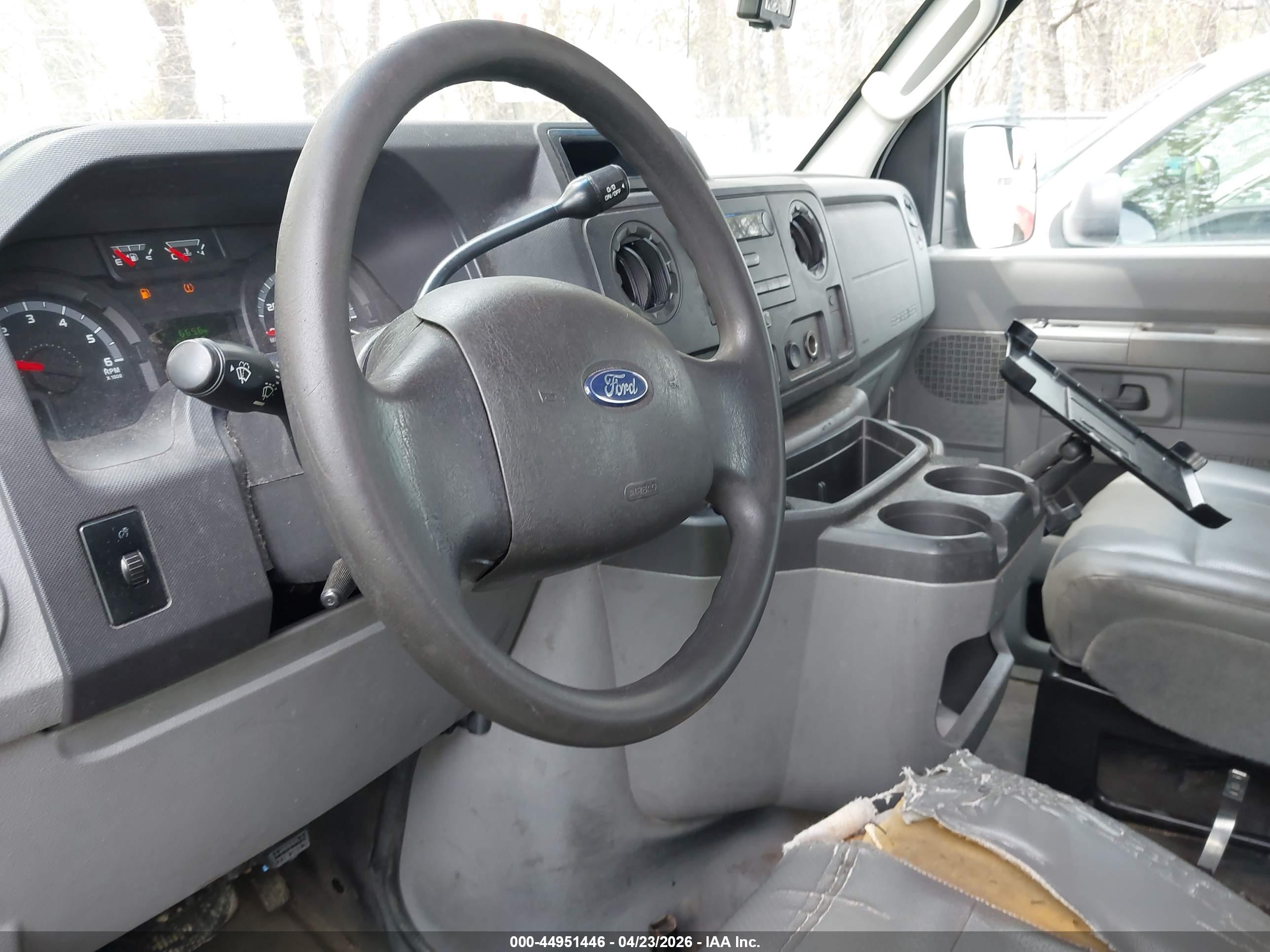 FORD E-250 image 5