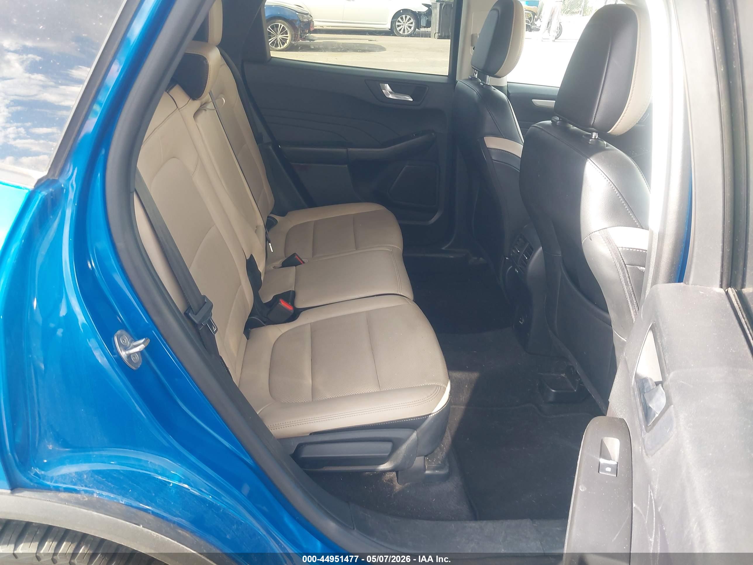 FORD ESCAPE image 8