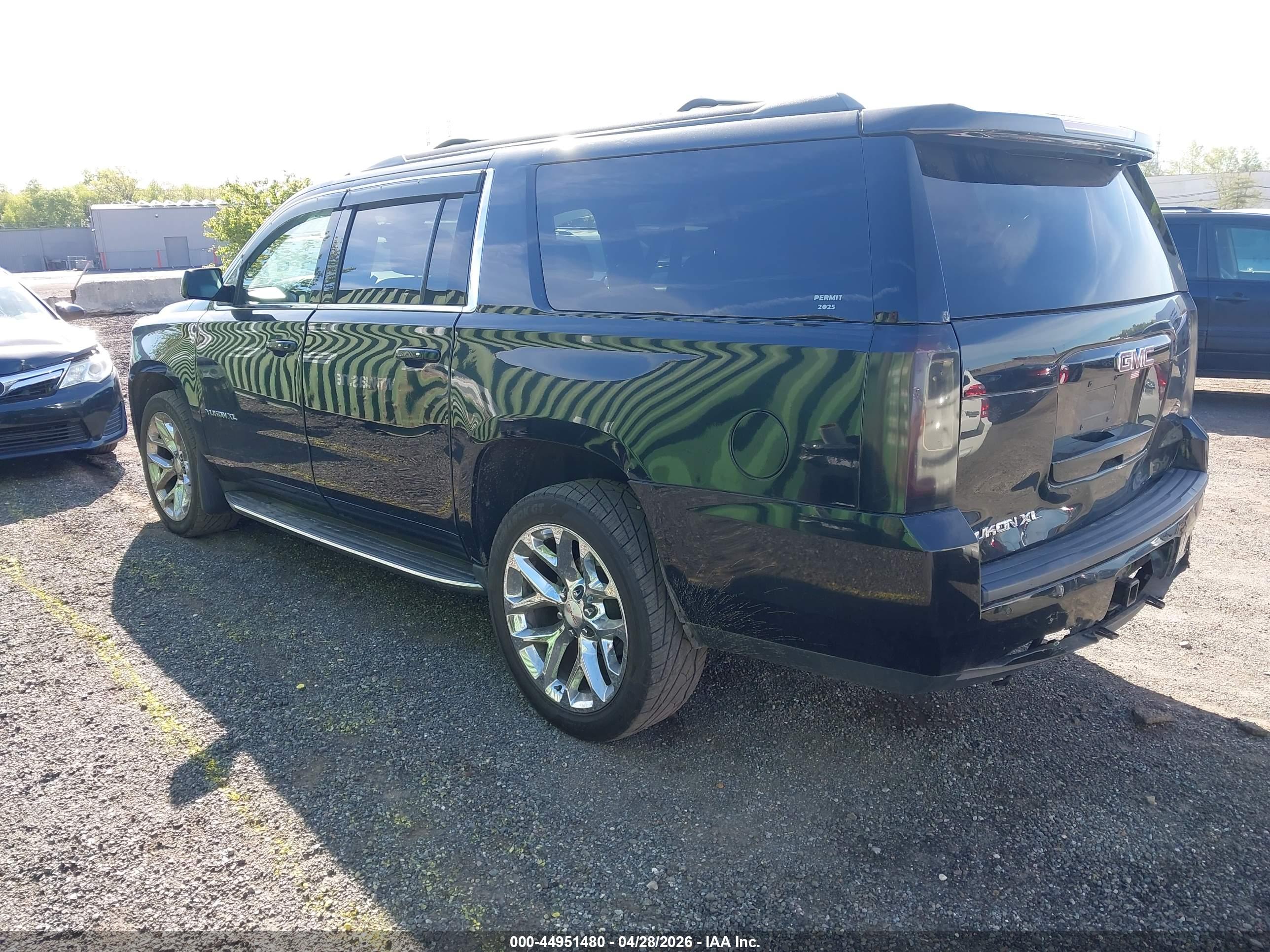GMC YUKON image 3
