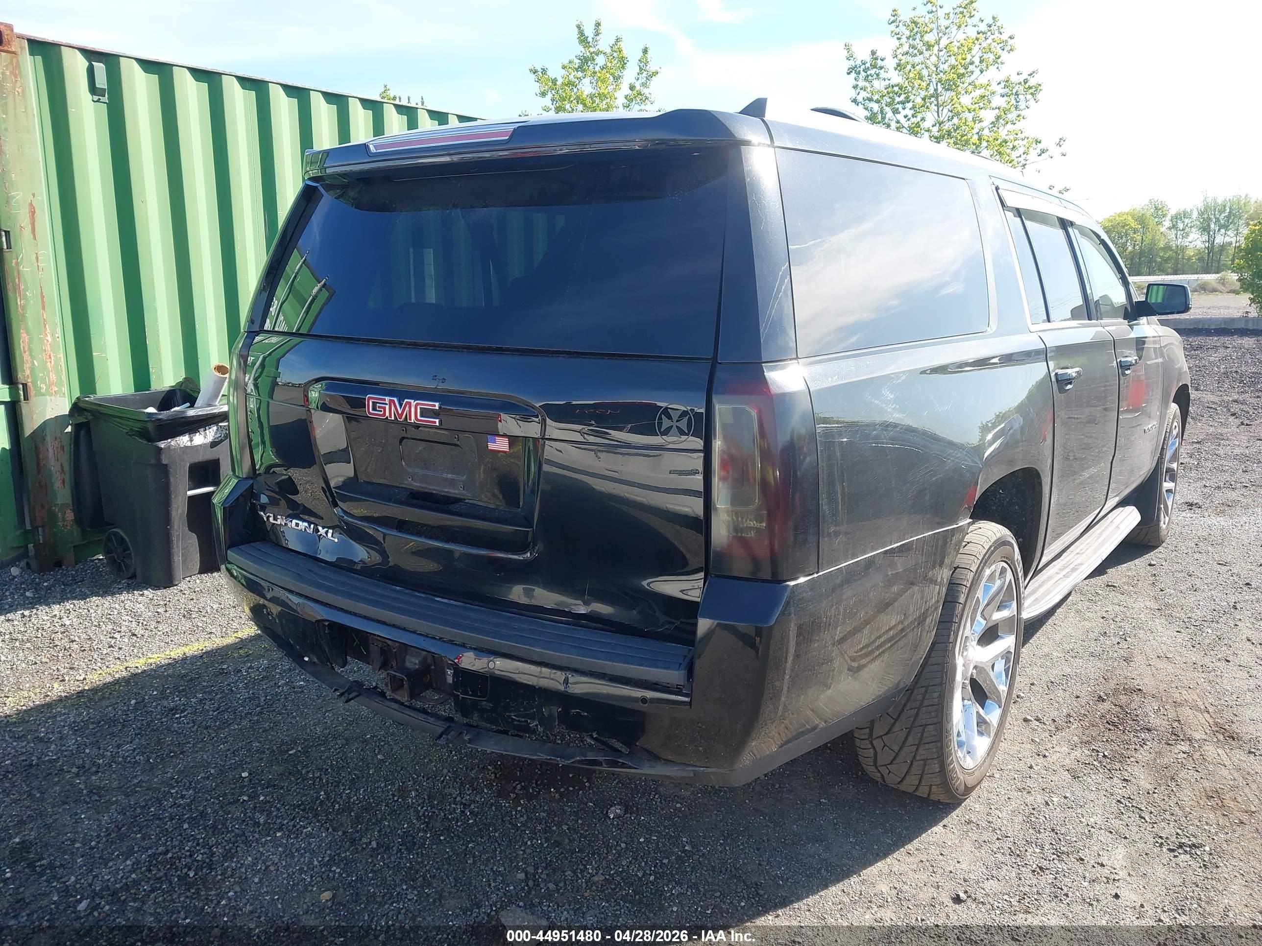 GMC YUKON image 6