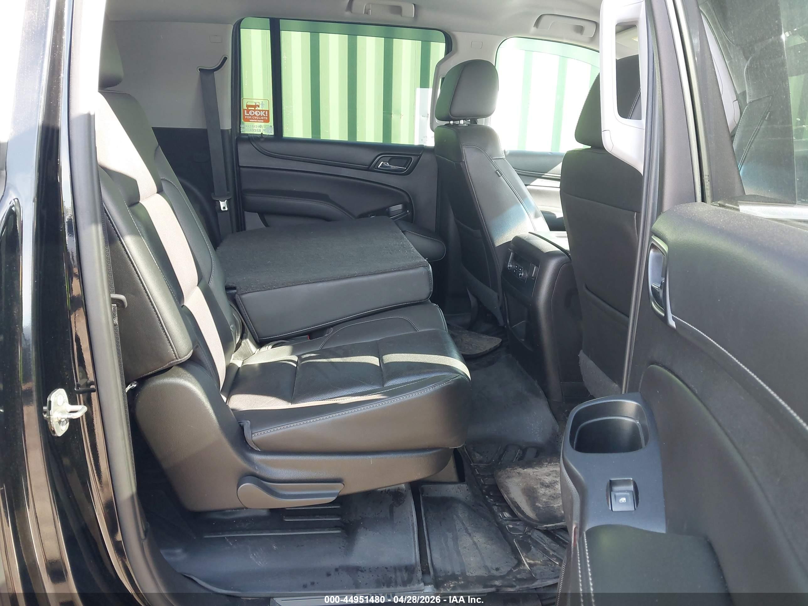 GMC YUKON image 8