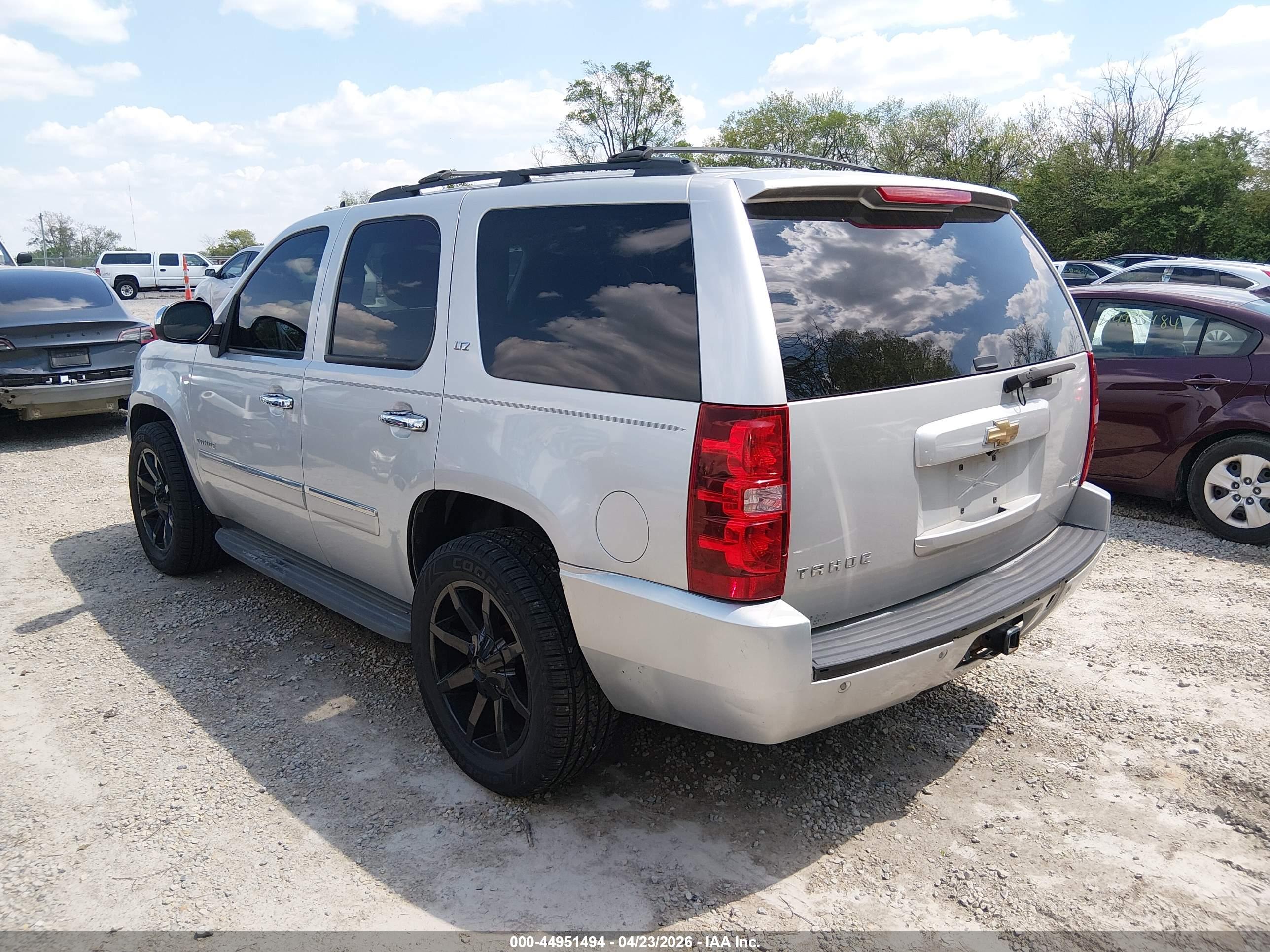 CHEVROLET TAHOE image 3