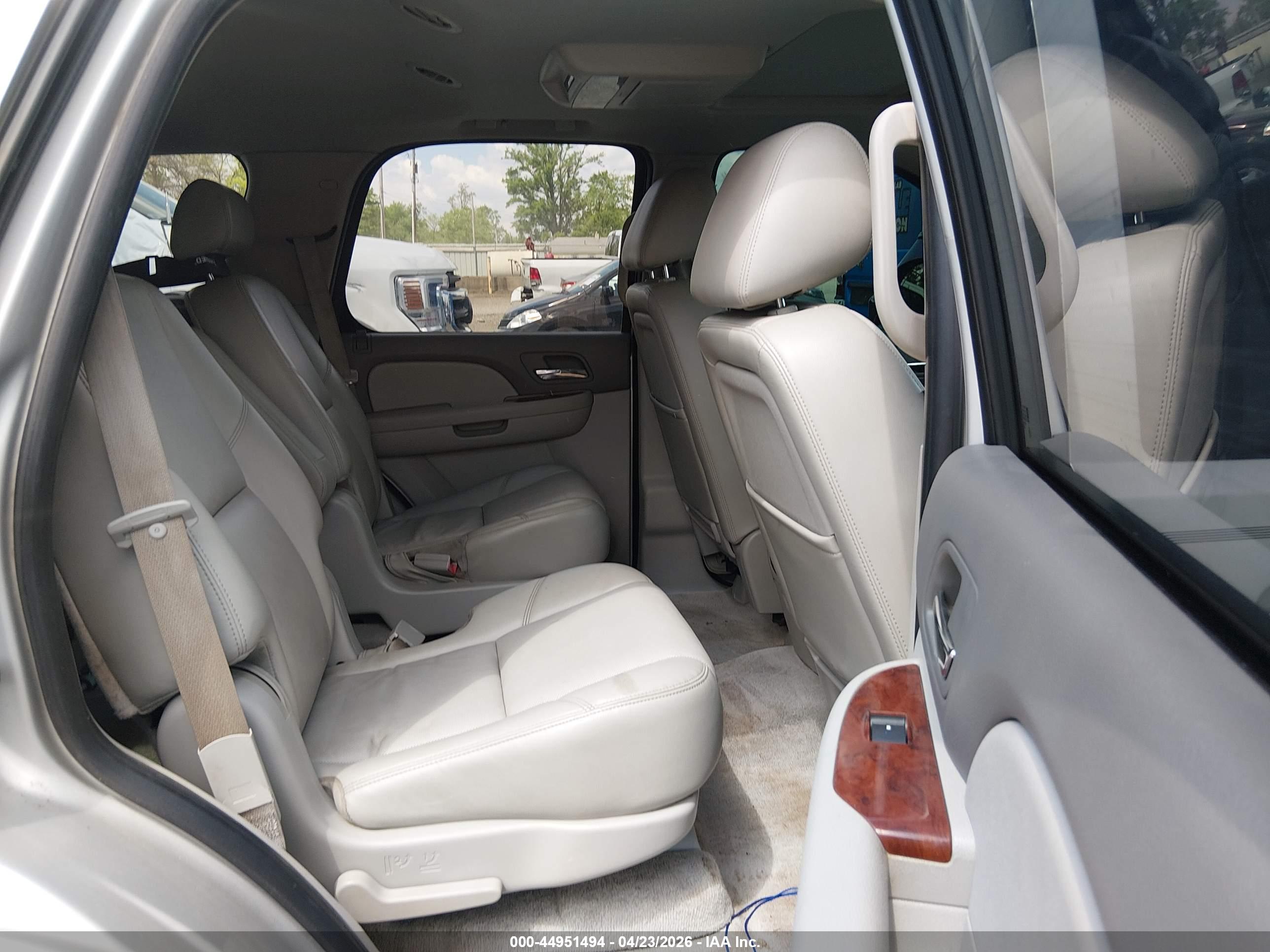 CHEVROLET TAHOE image 8