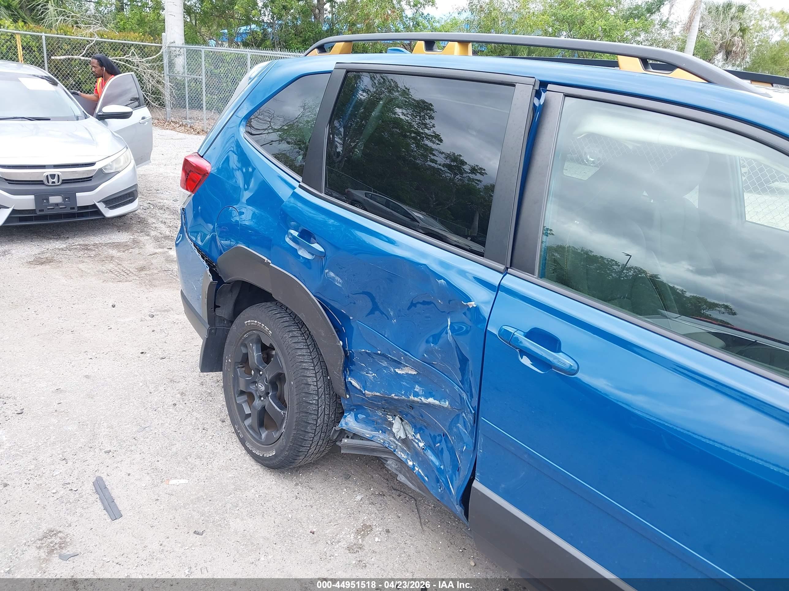 SUBARU FORESTER image 6