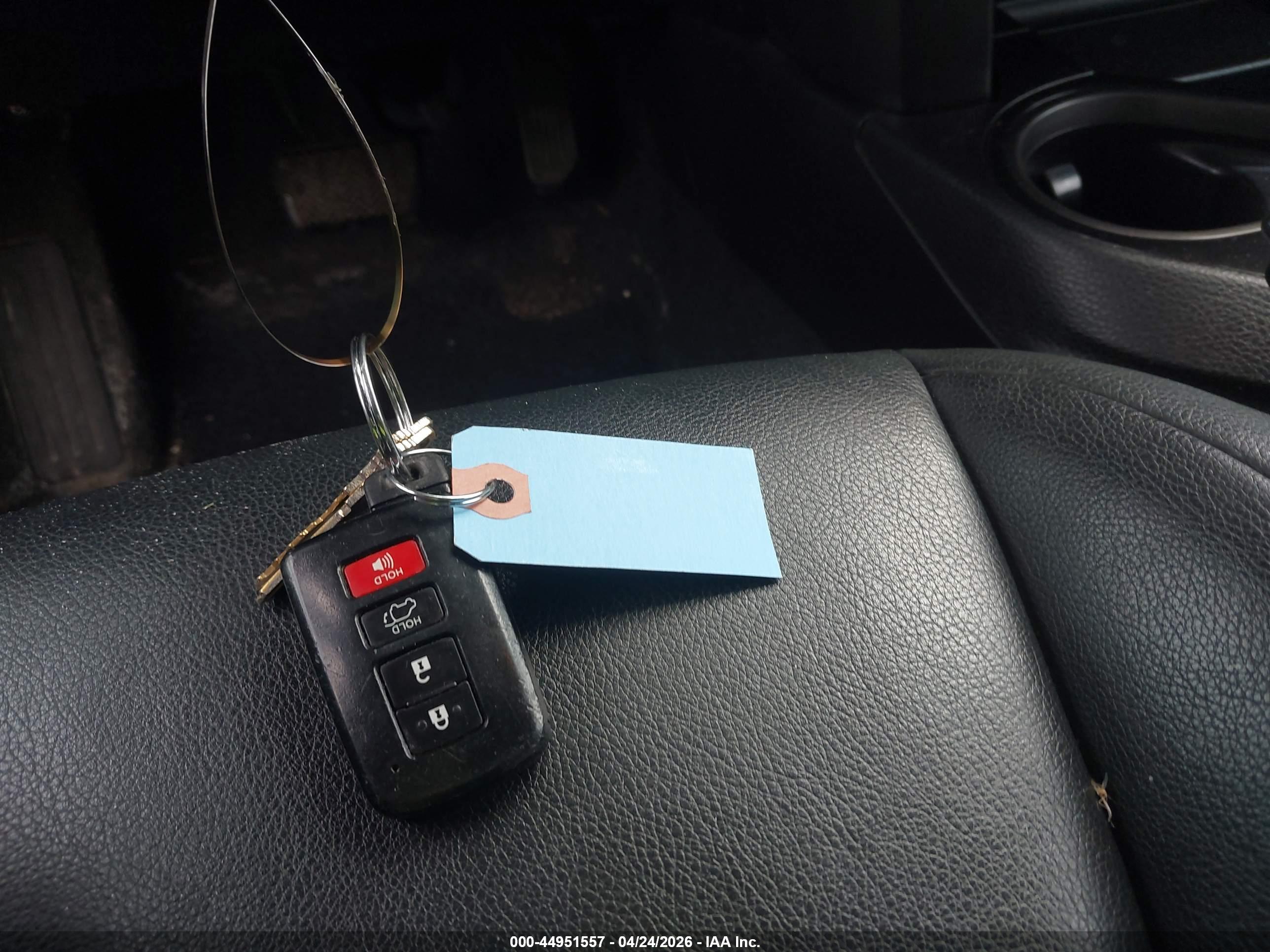 TOYOTA RAV4 image 11