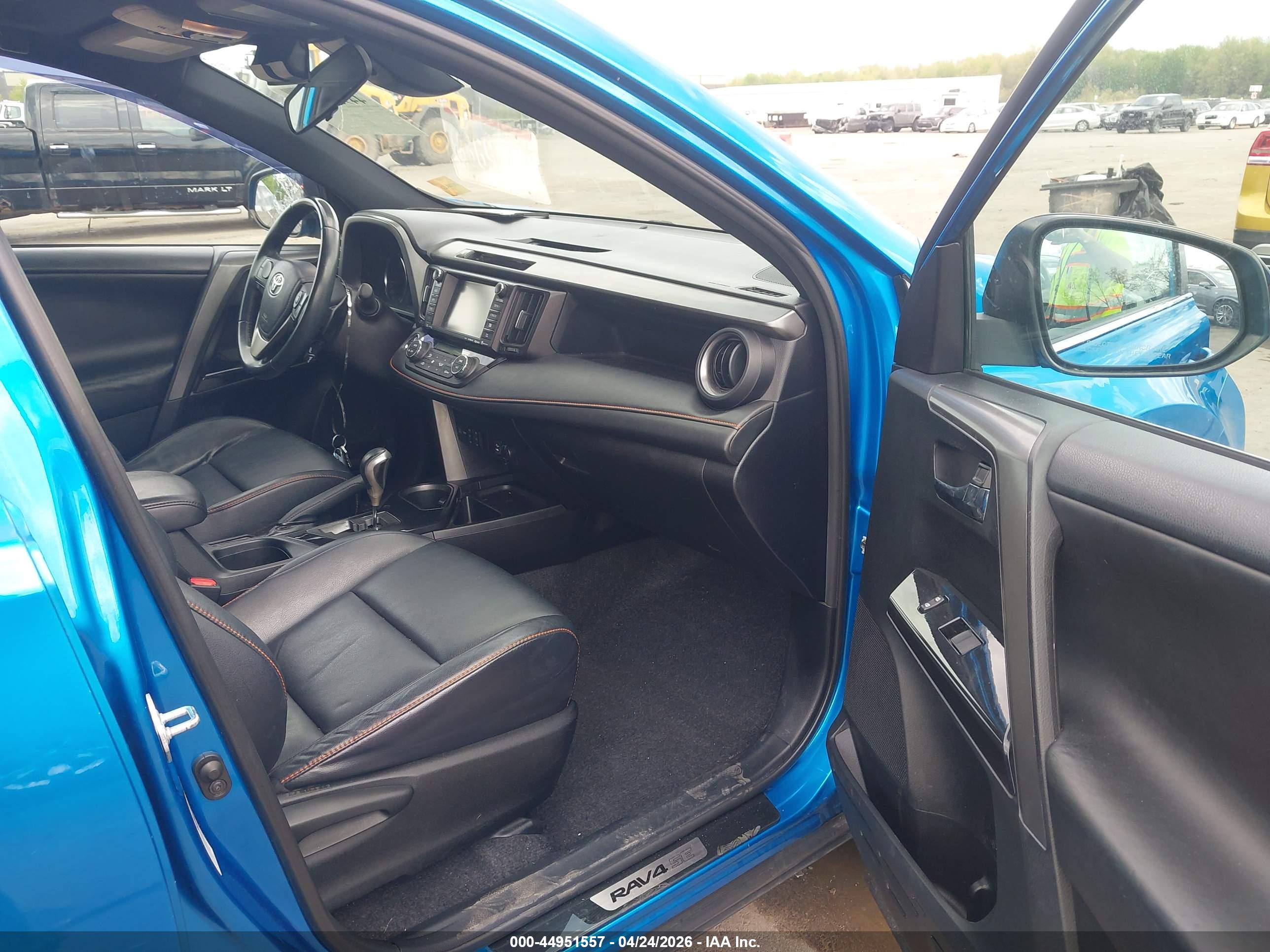TOYOTA RAV4 image 5