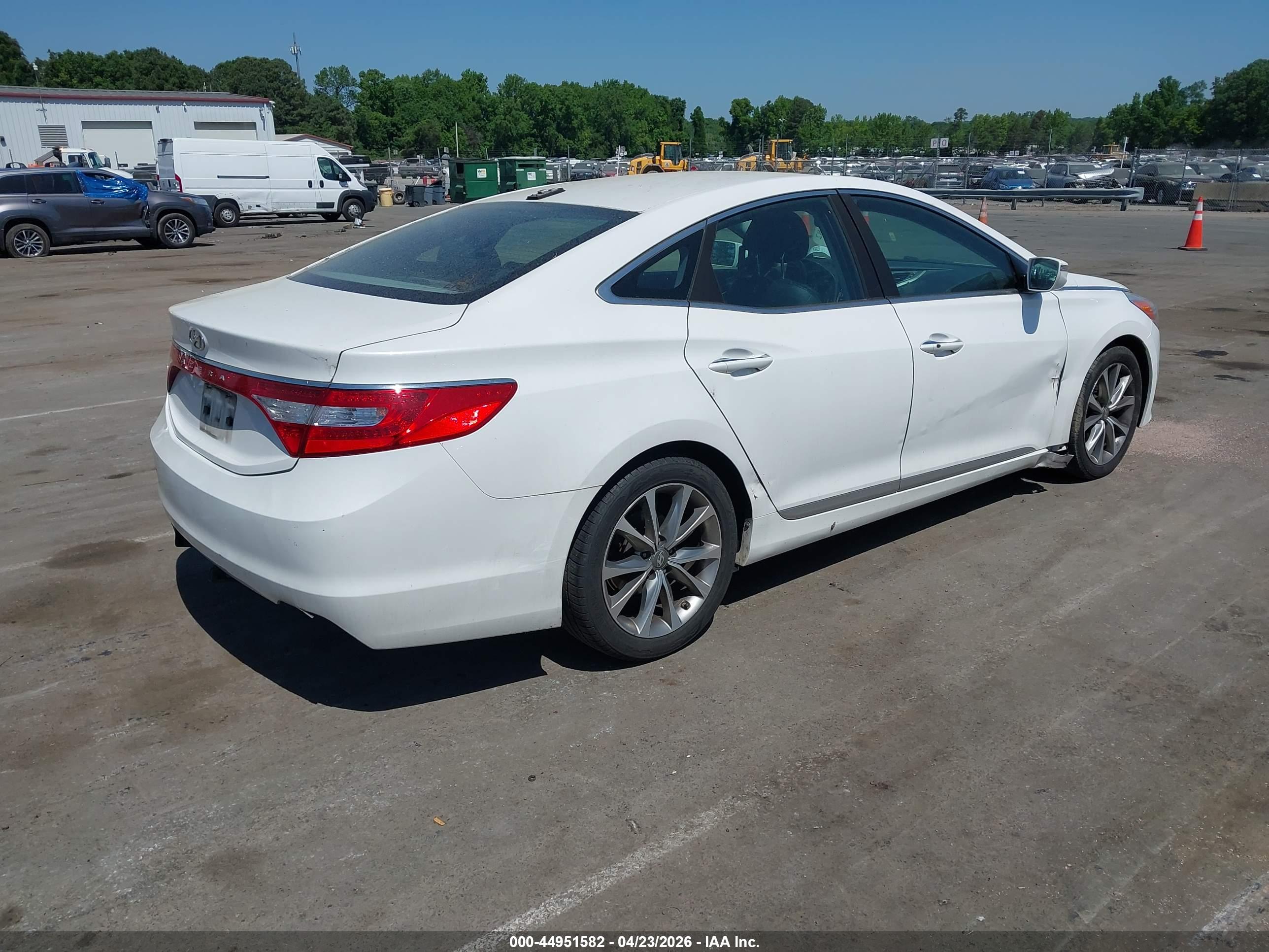 HYUNDAI AZERA image 4