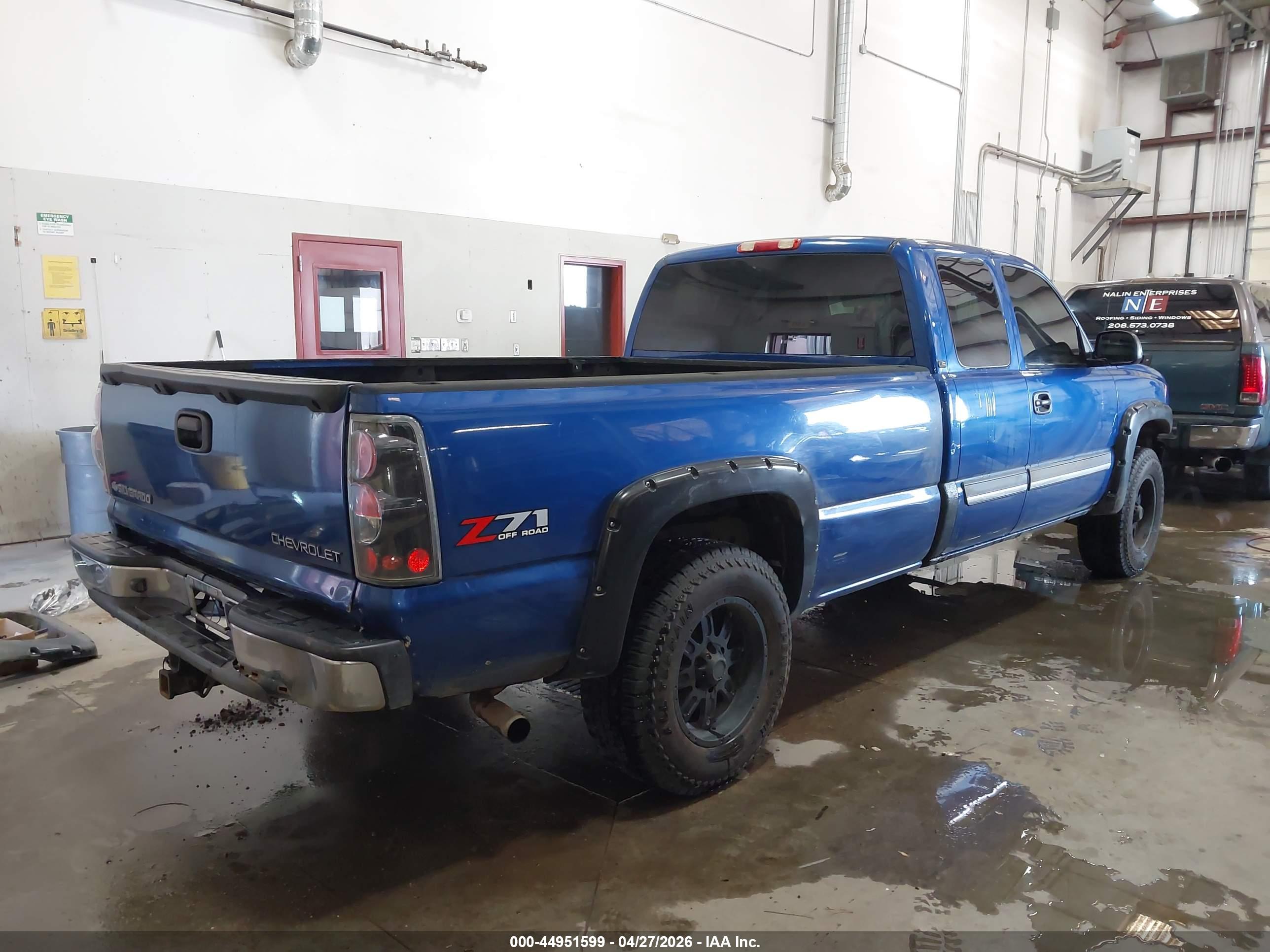 CHEVROLET SILVERADO image 4