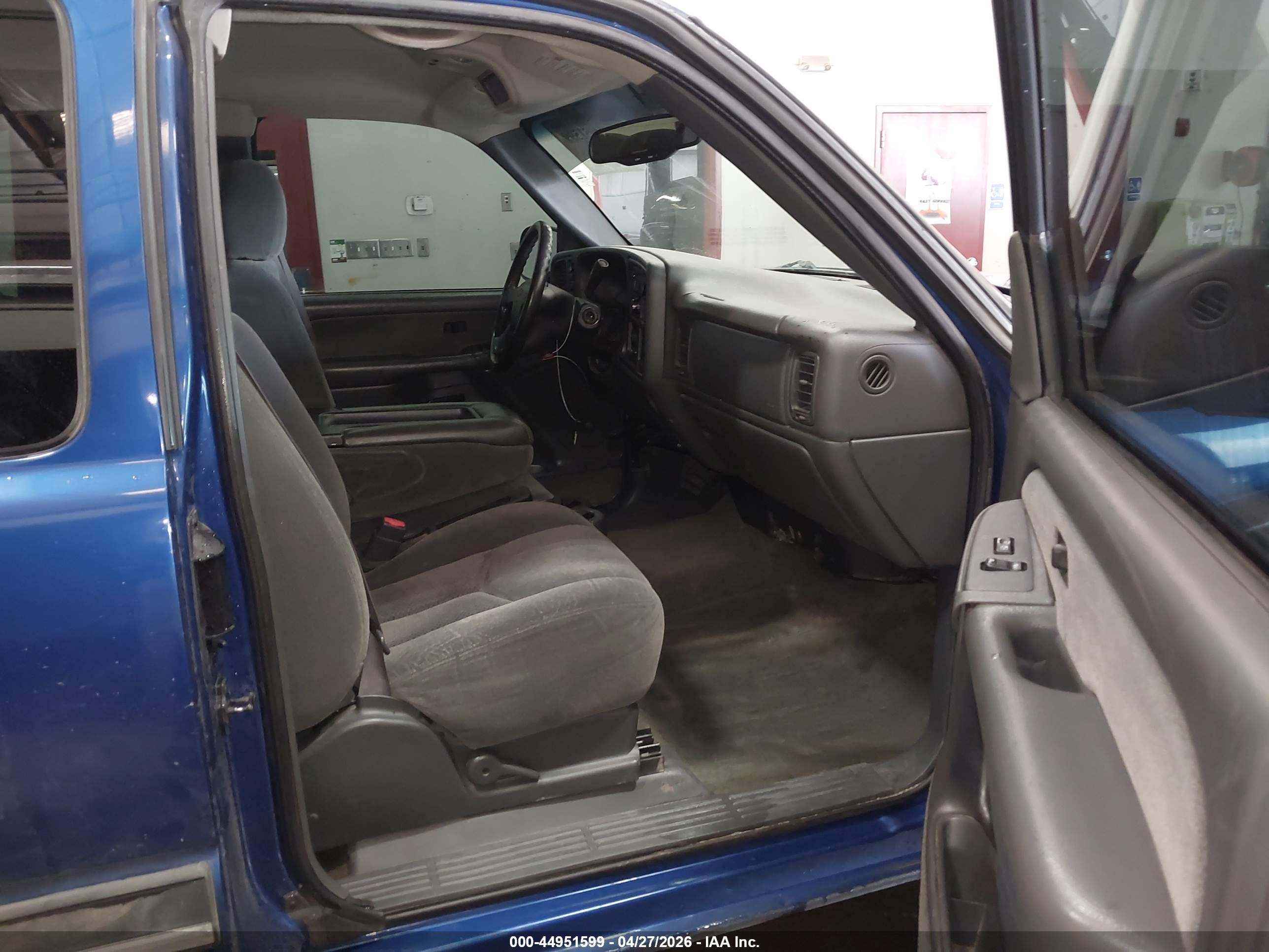 CHEVROLET SILVERADO image 5