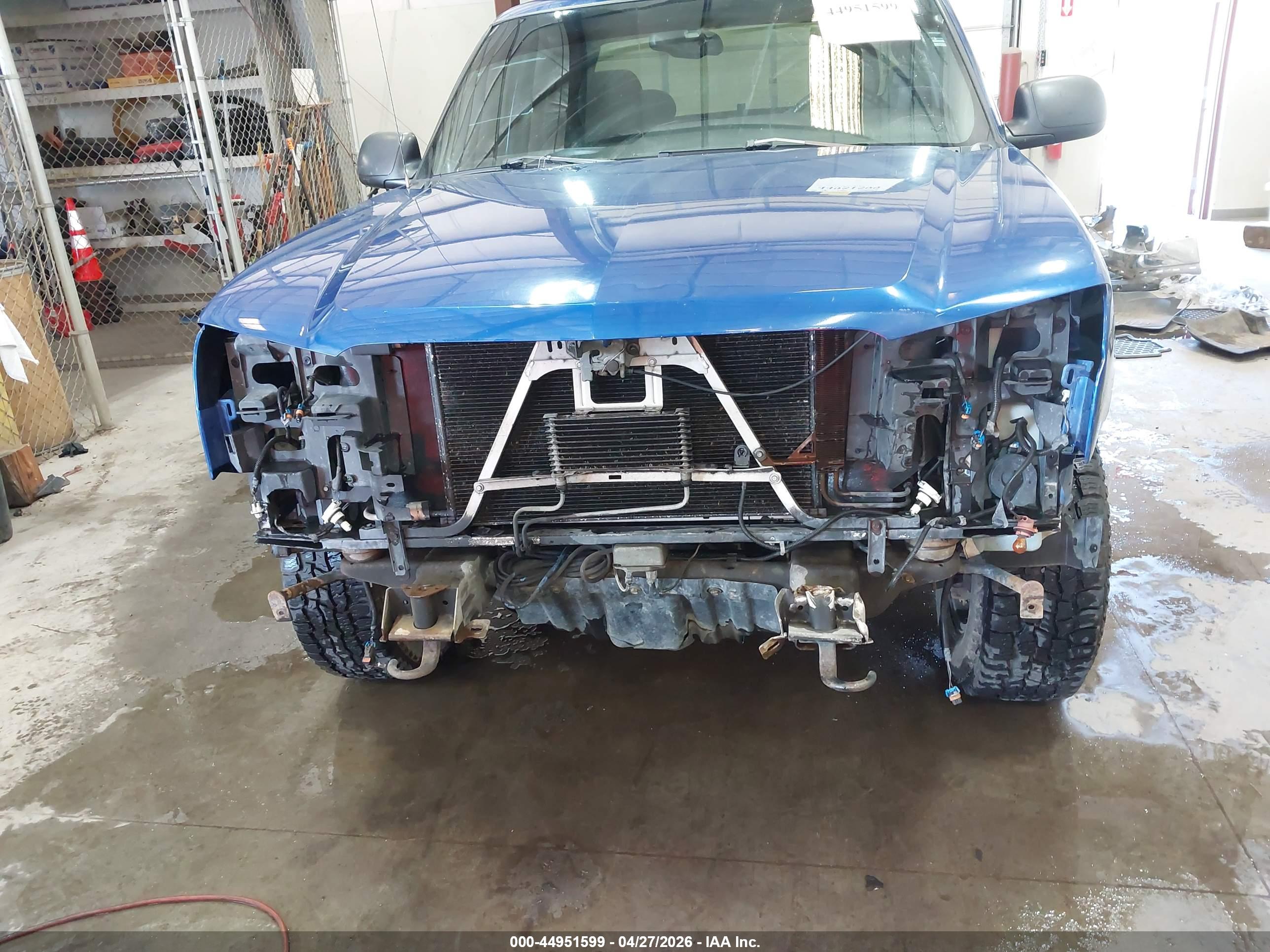 CHEVROLET SILVERADO image 6