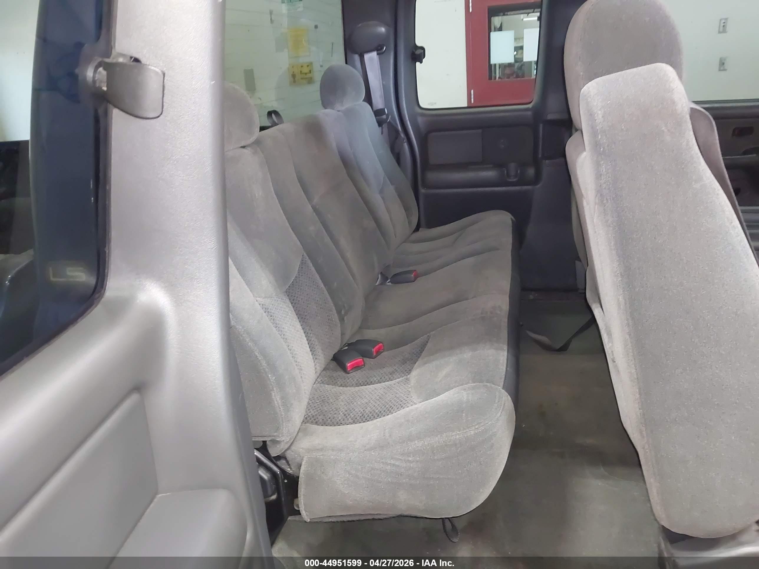 CHEVROLET SILVERADO image 8