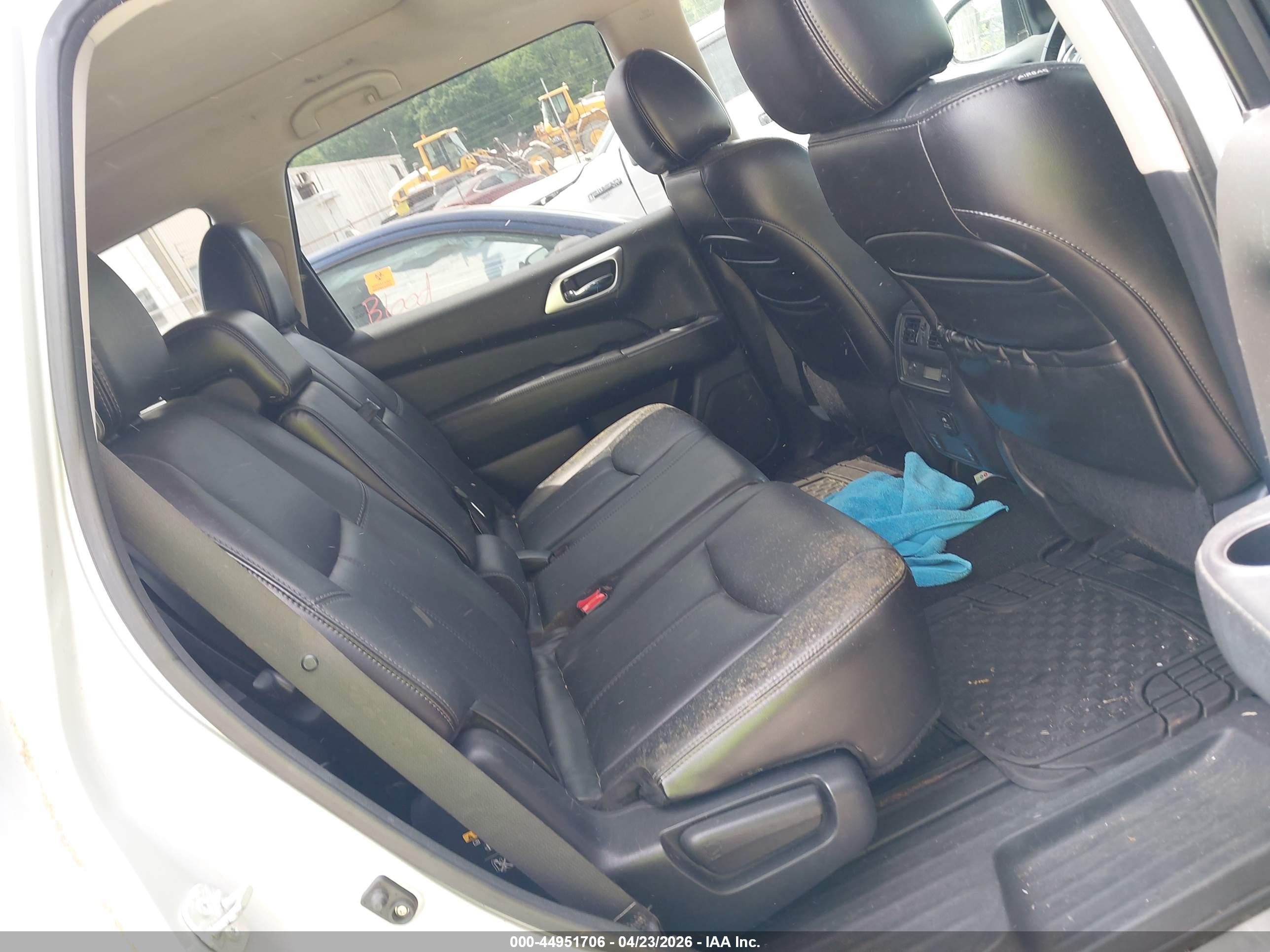 NISSAN PATHFINDER image 8