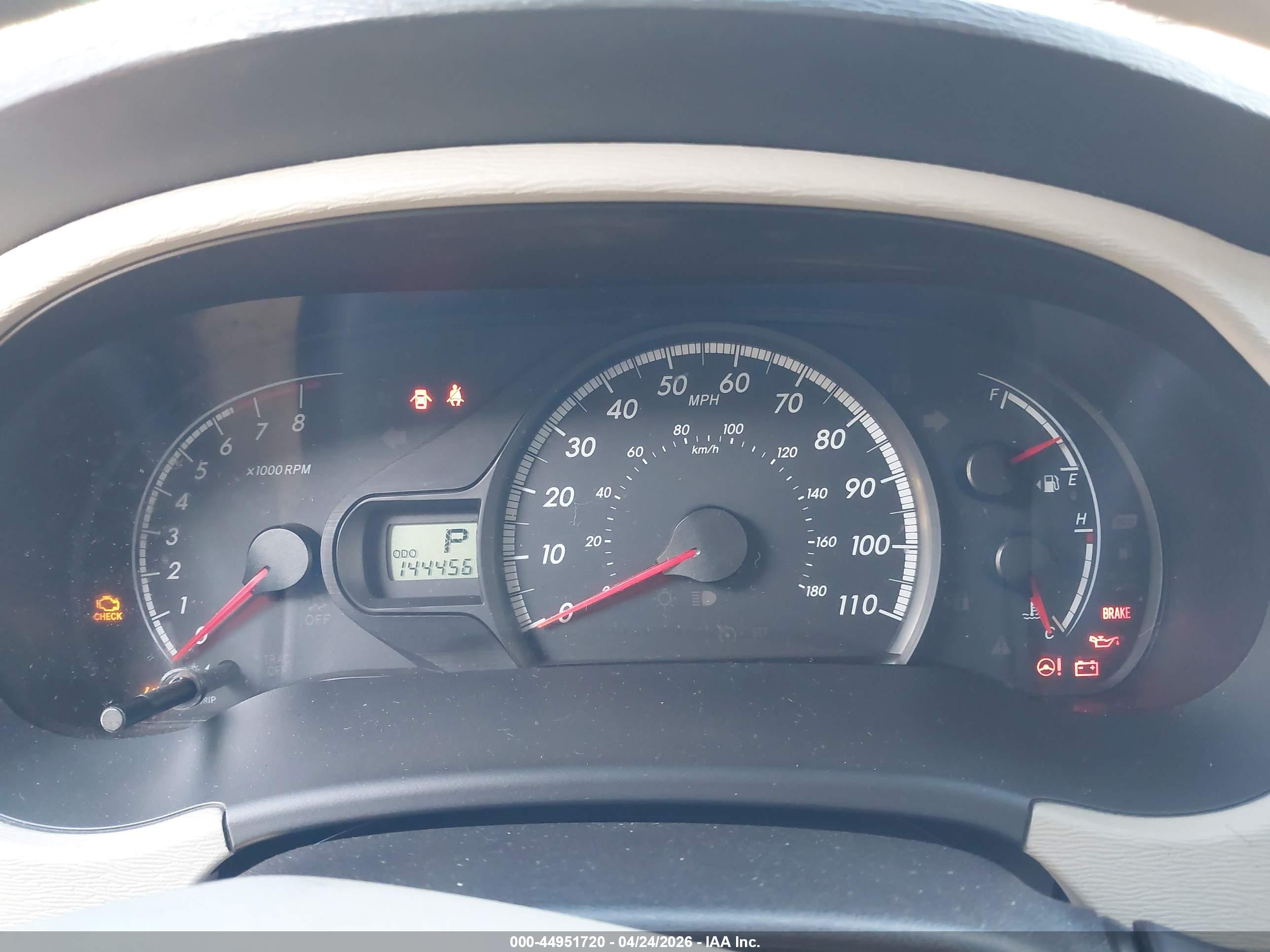 TOYOTA SIENNA image 7