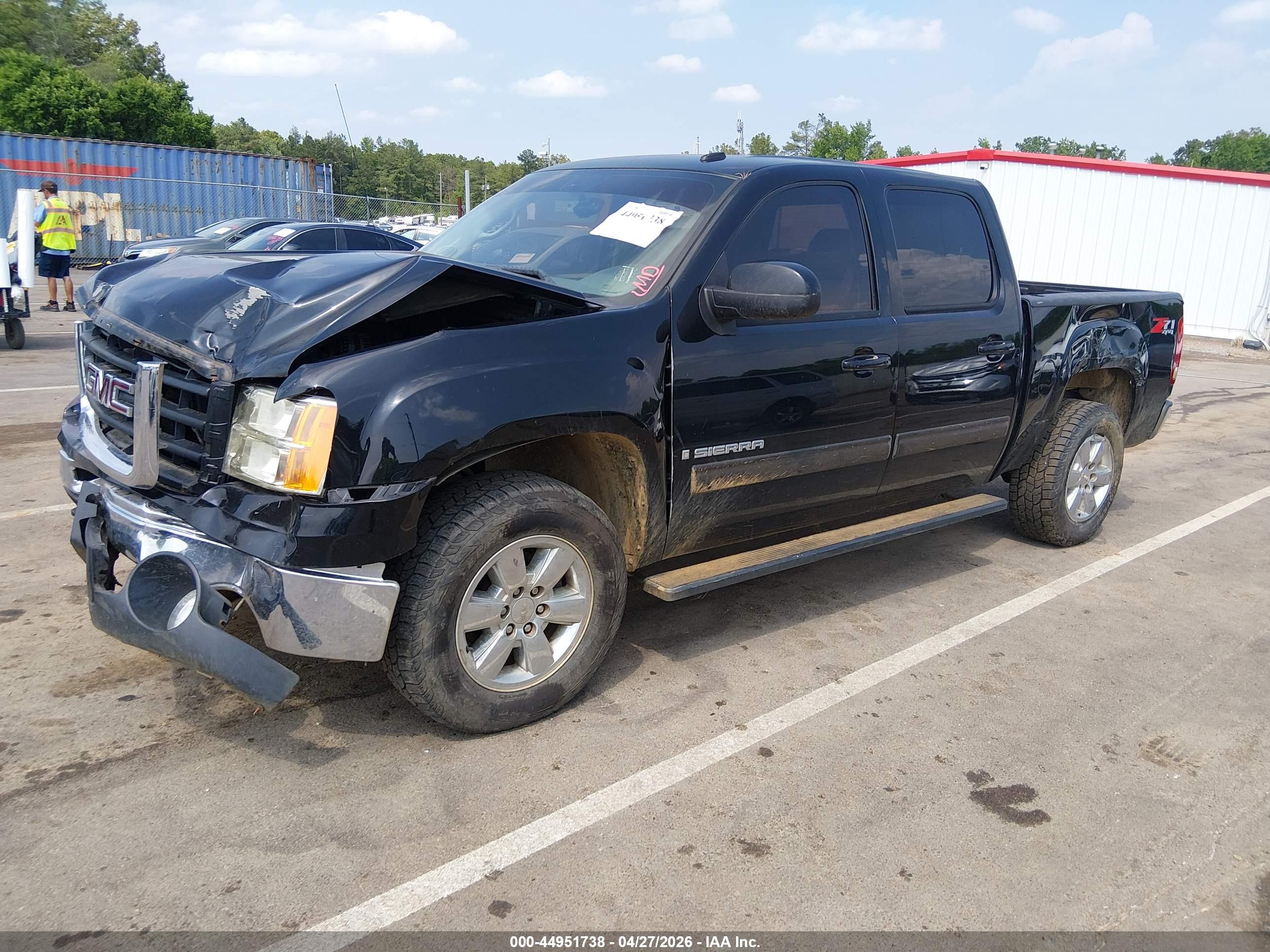 GMC SIERRA image 2
