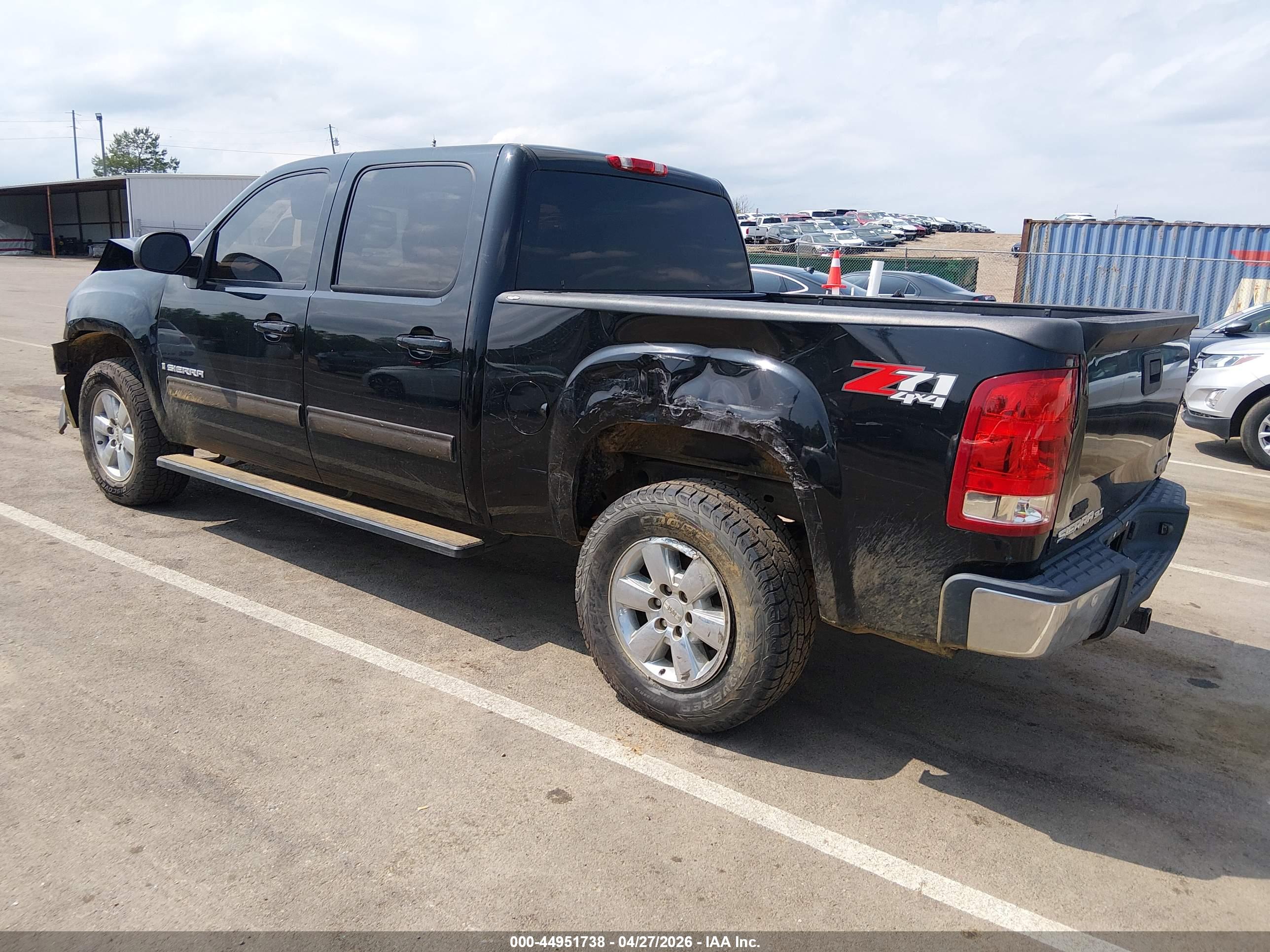 GMC SIERRA image 3