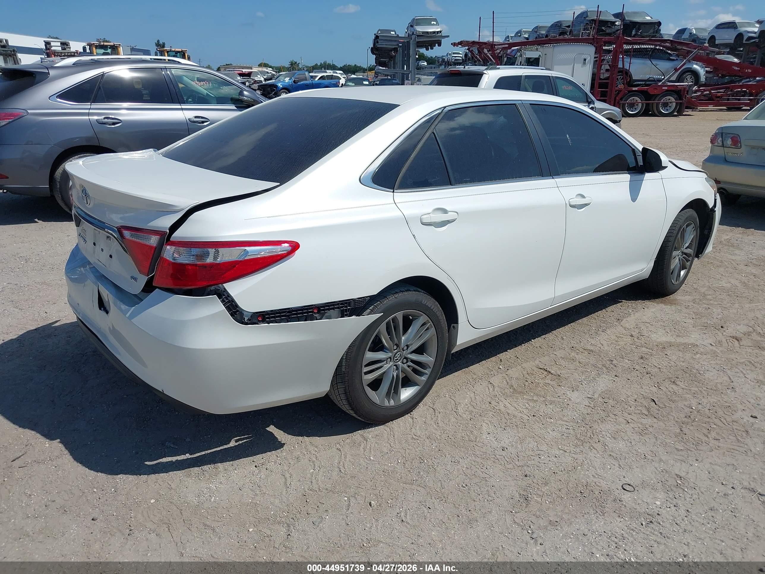 TOYOTA CAMRY image 4