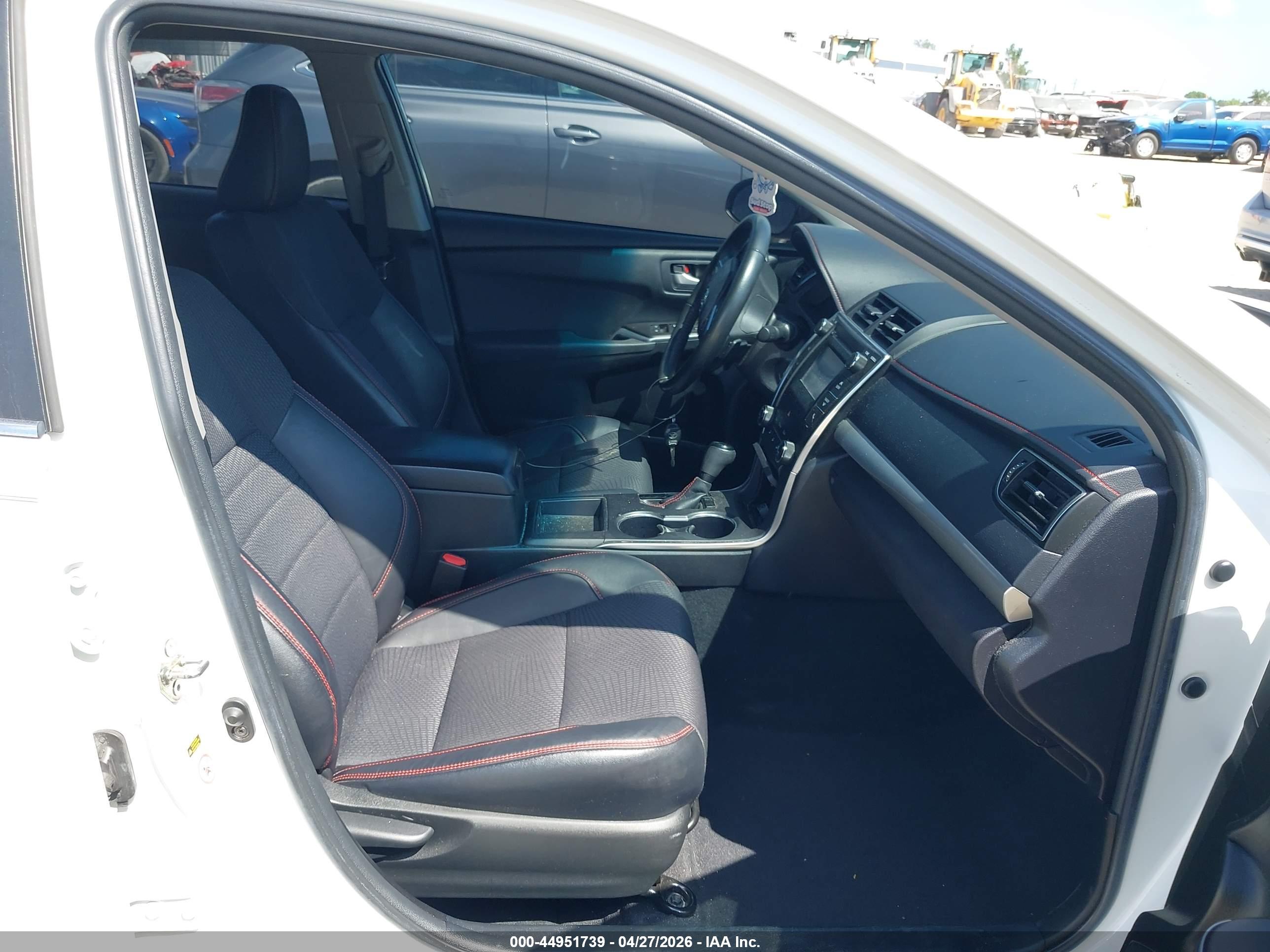 TOYOTA CAMRY image 5