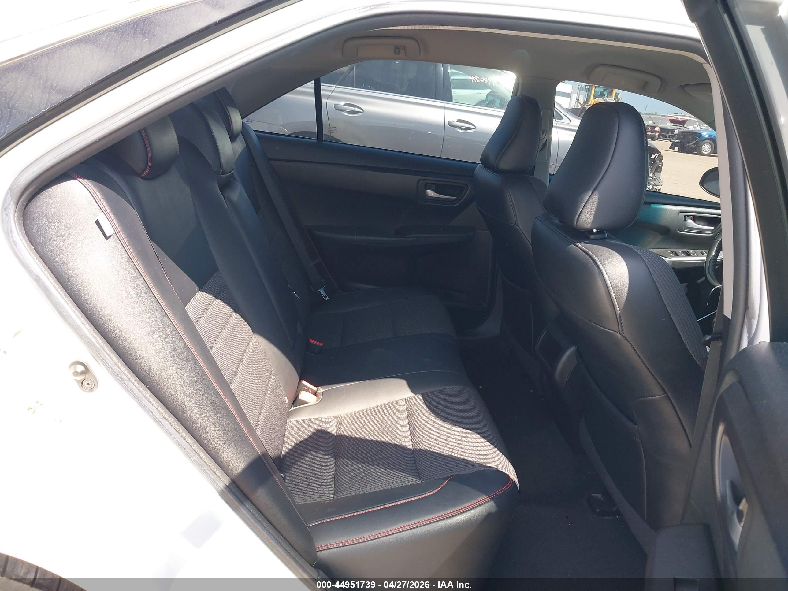 TOYOTA CAMRY image 8