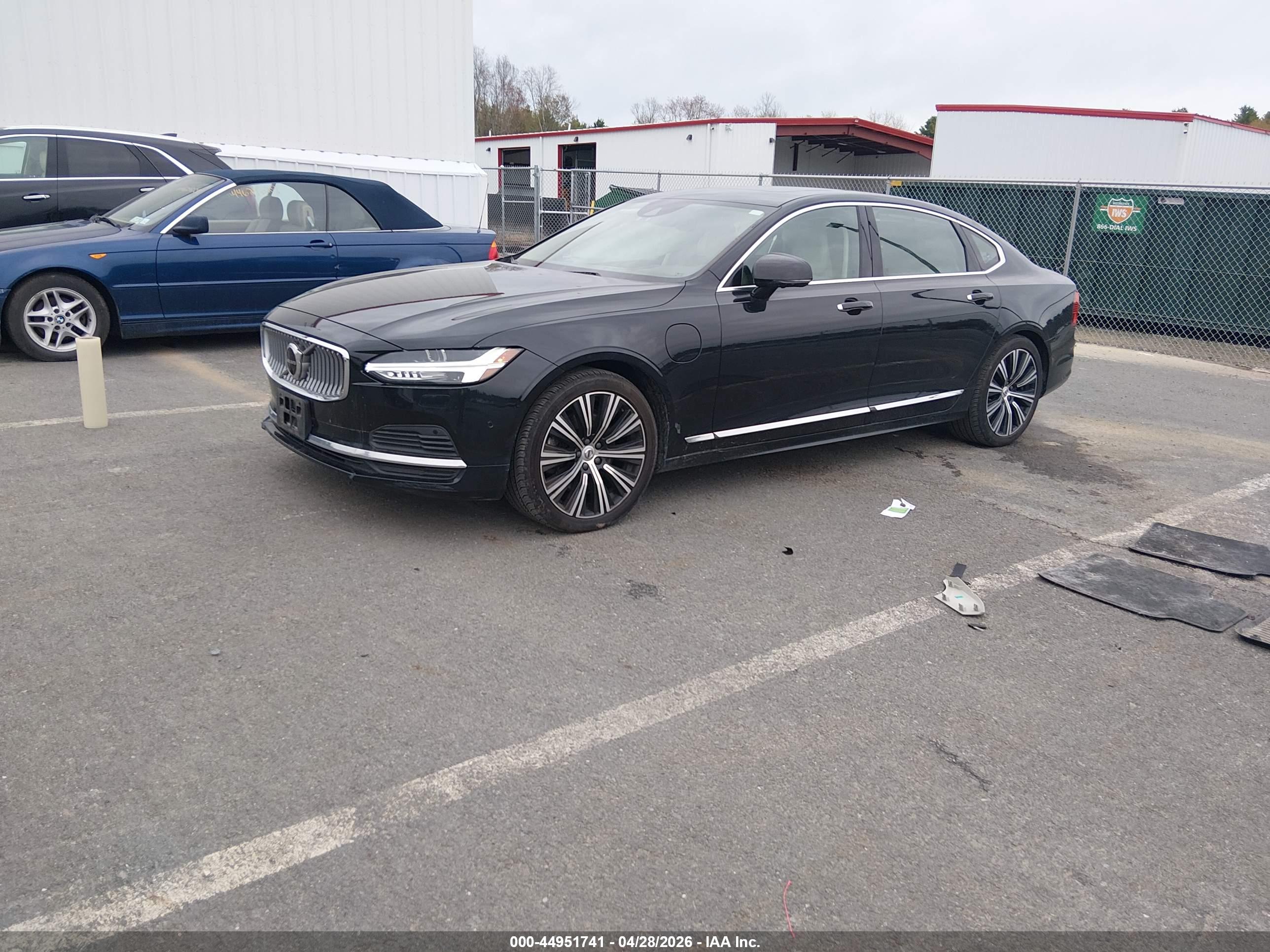 VOLVO S90 image 2