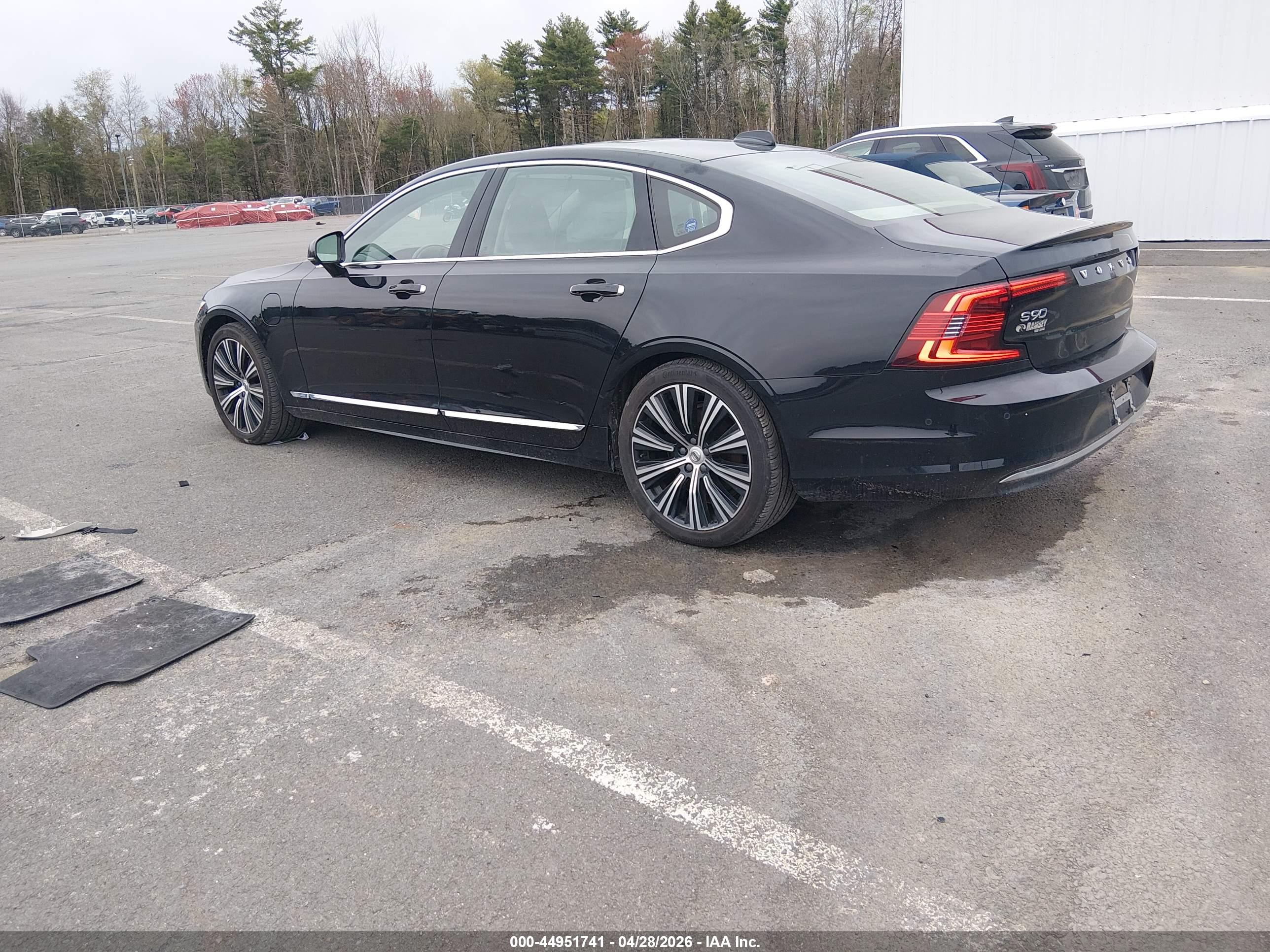 VOLVO S90 image 3