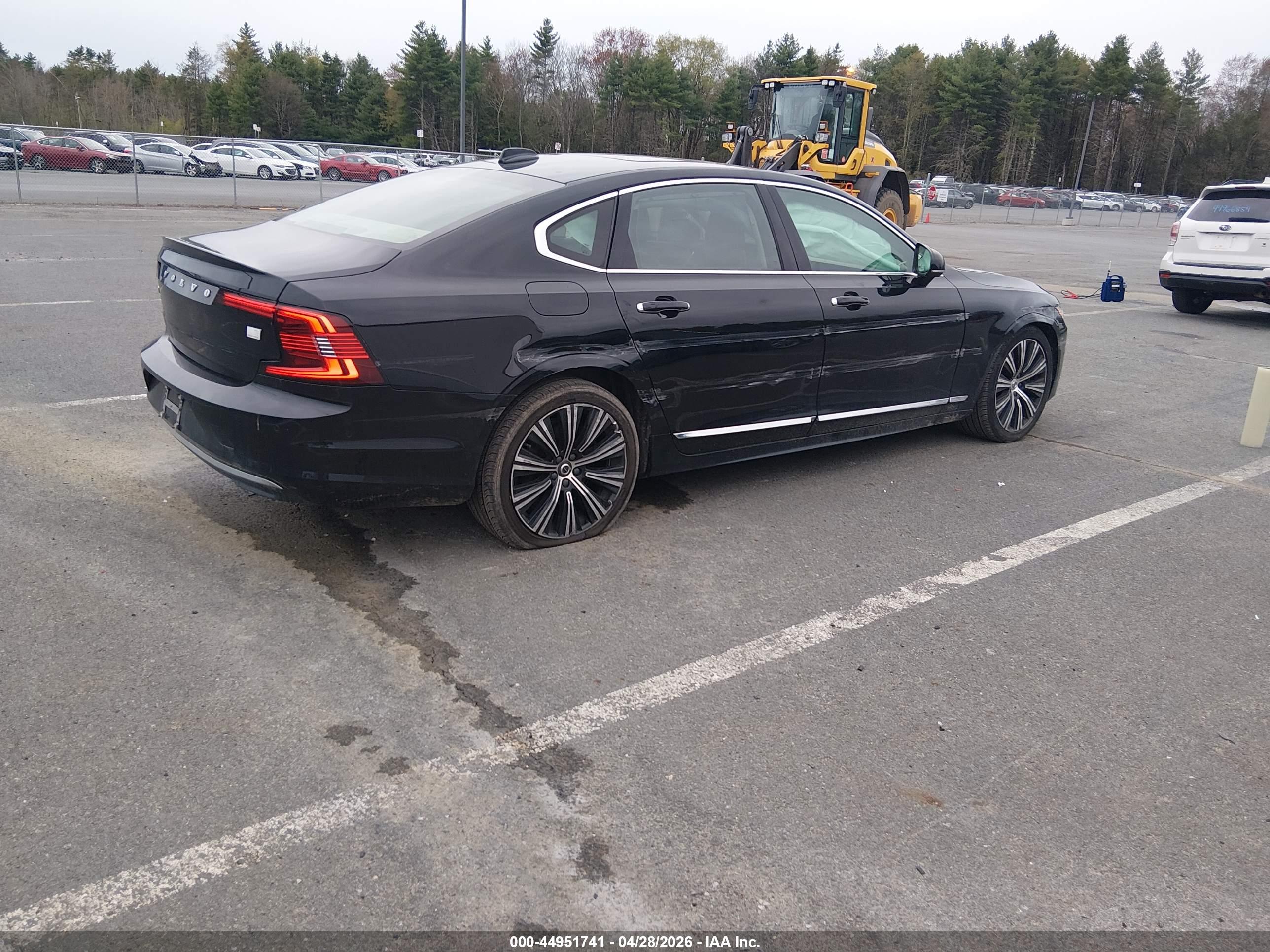 VOLVO S90 image 4
