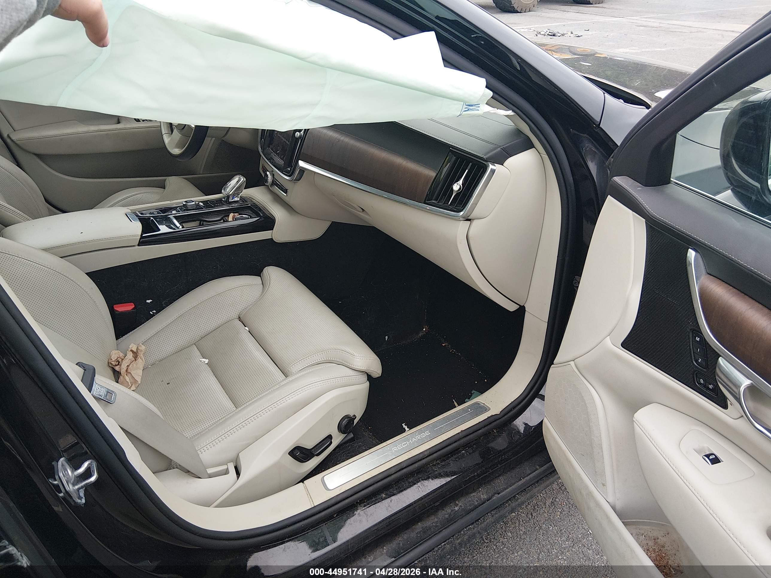 VOLVO S90 image 5