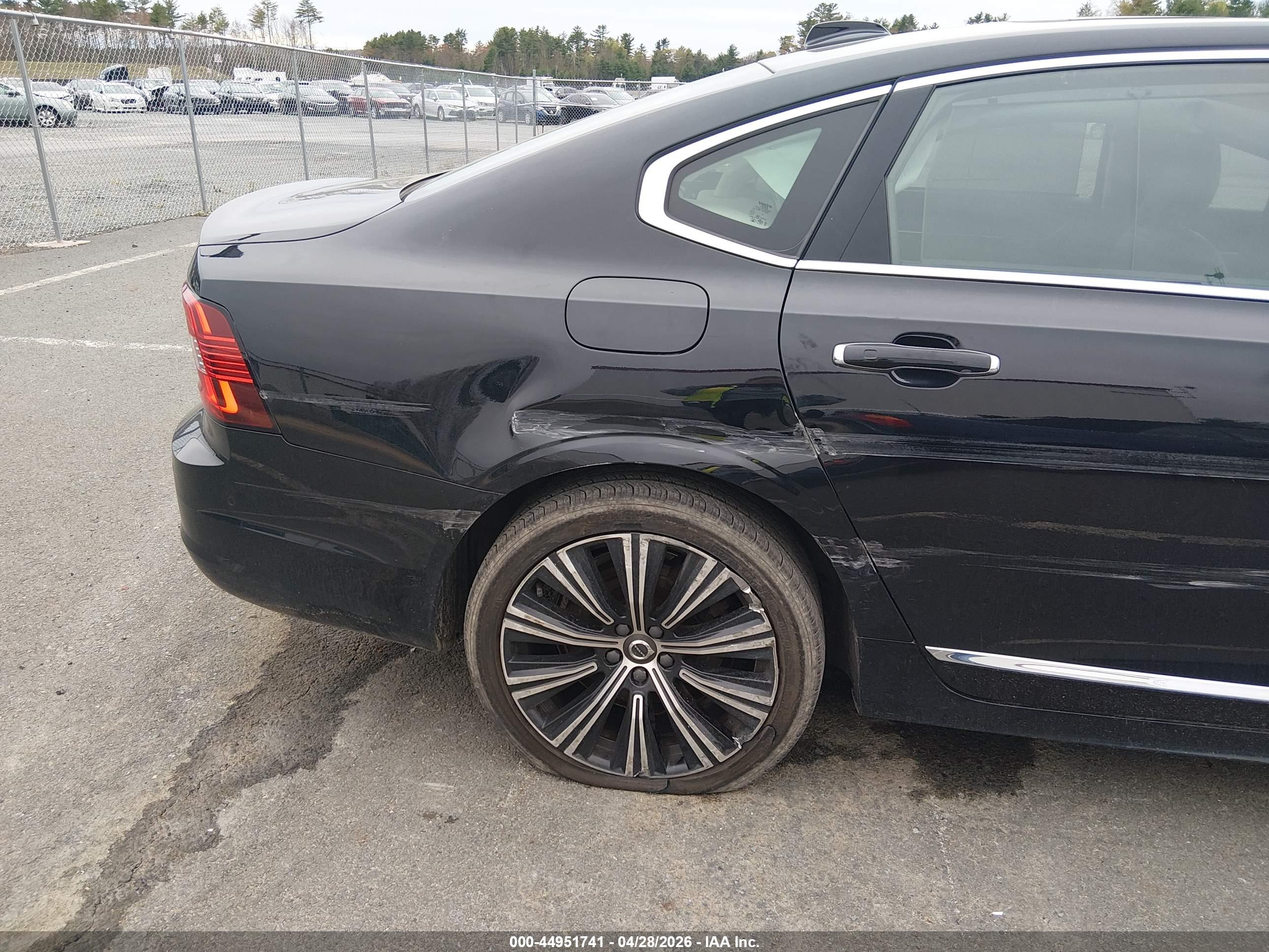 VOLVO S90 image 6