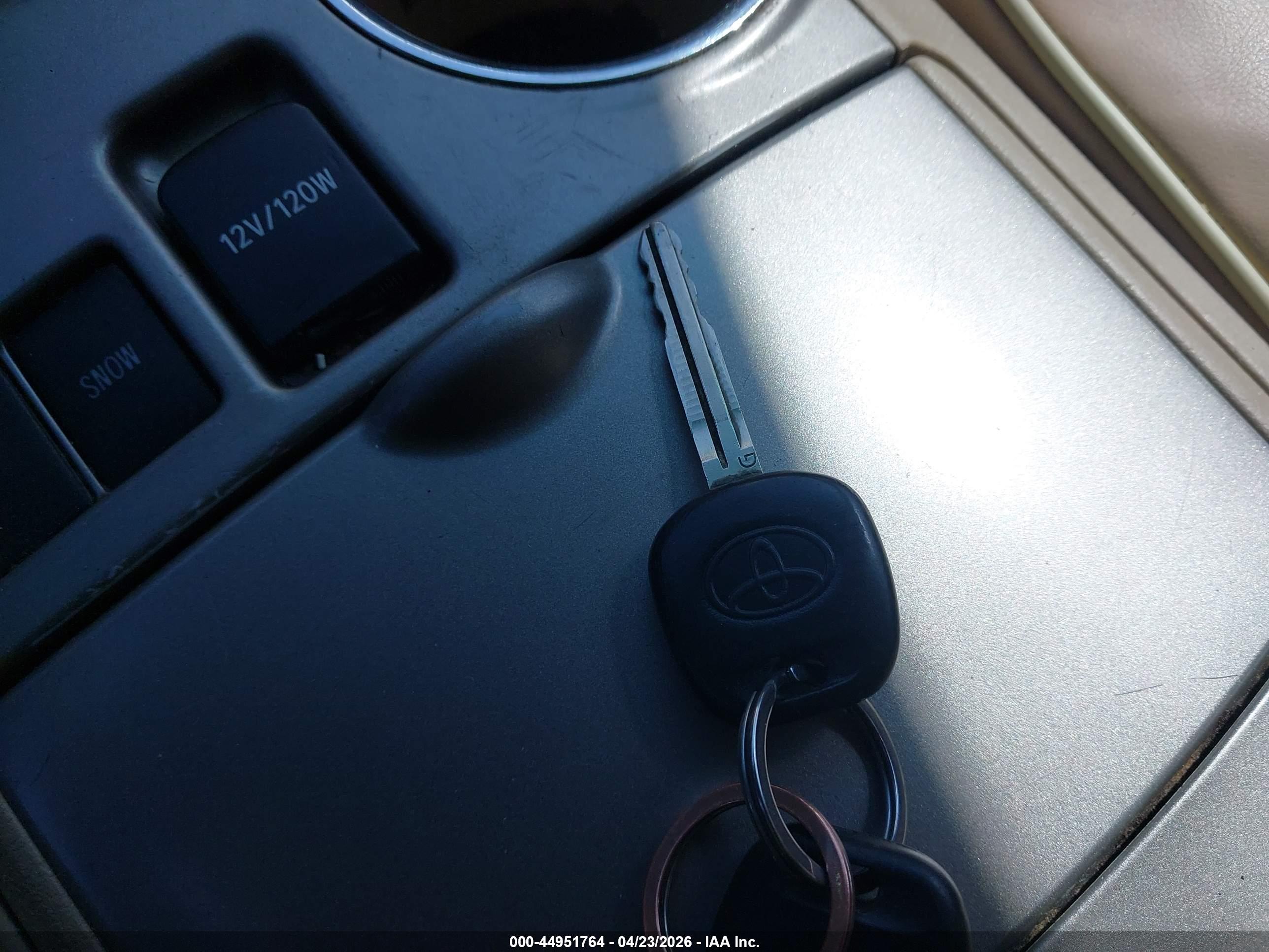 TOYOTA HIGHLANDER image 11