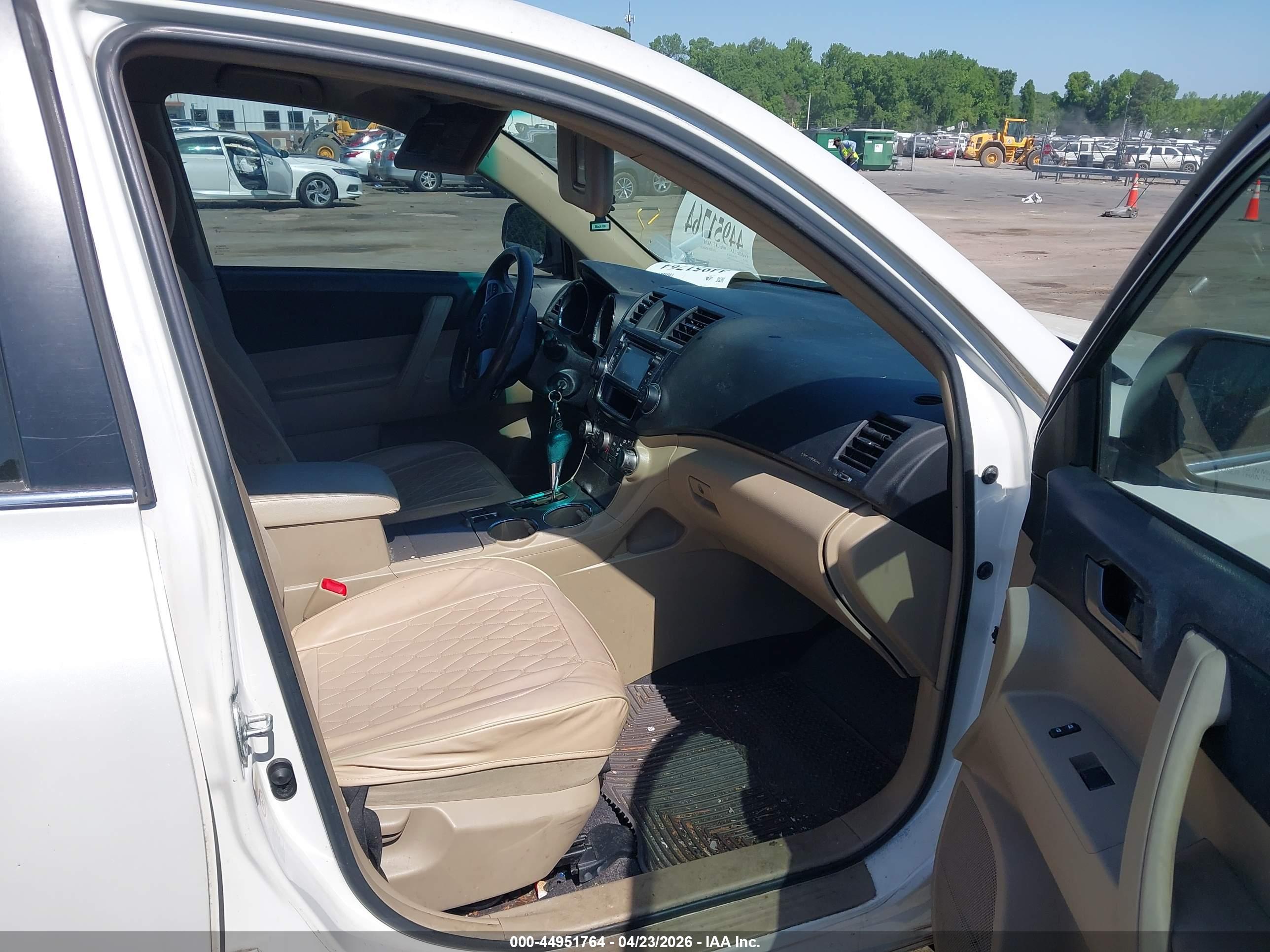 TOYOTA HIGHLANDER image 5