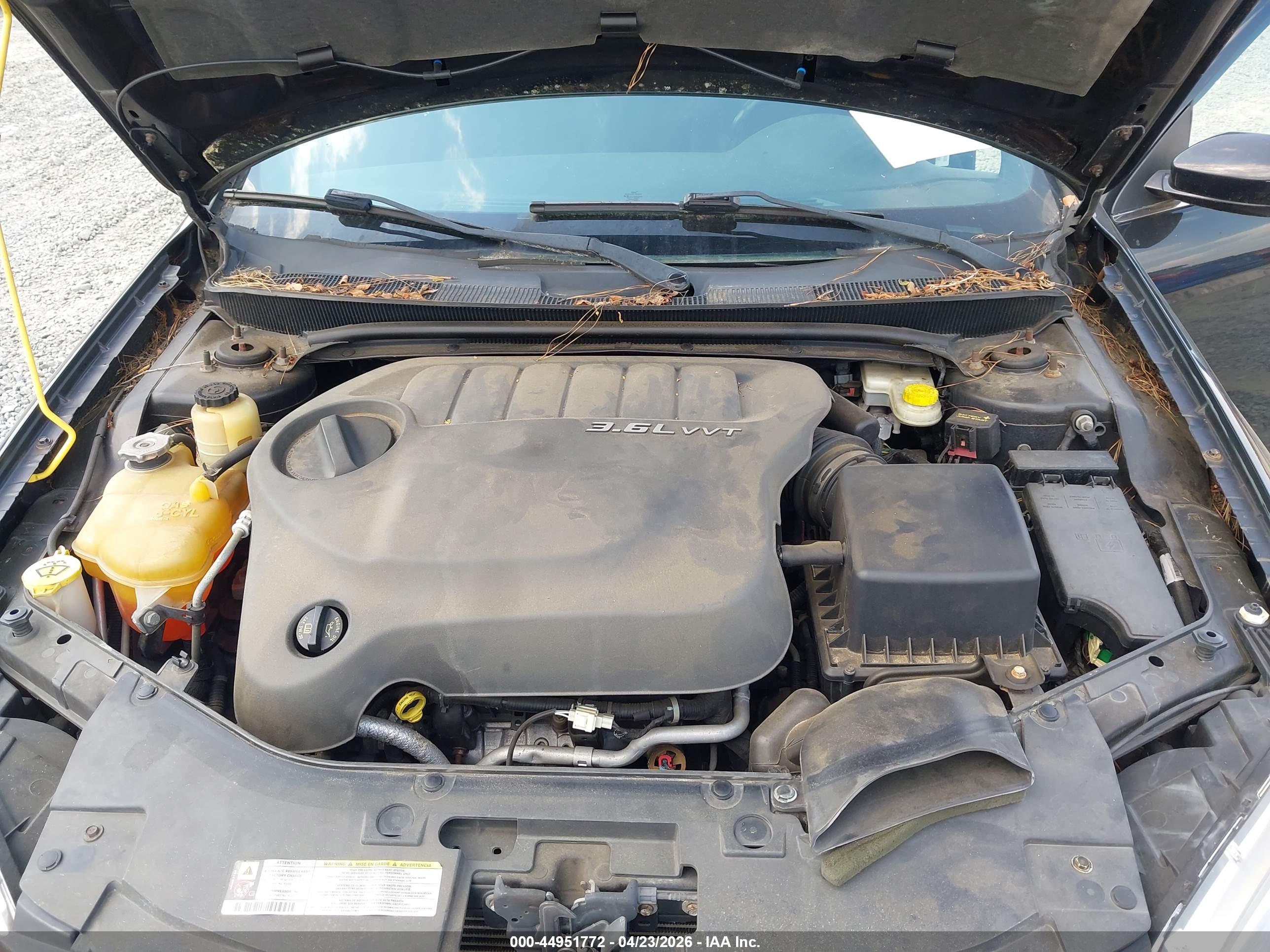 CHRYSLER 200 image 10