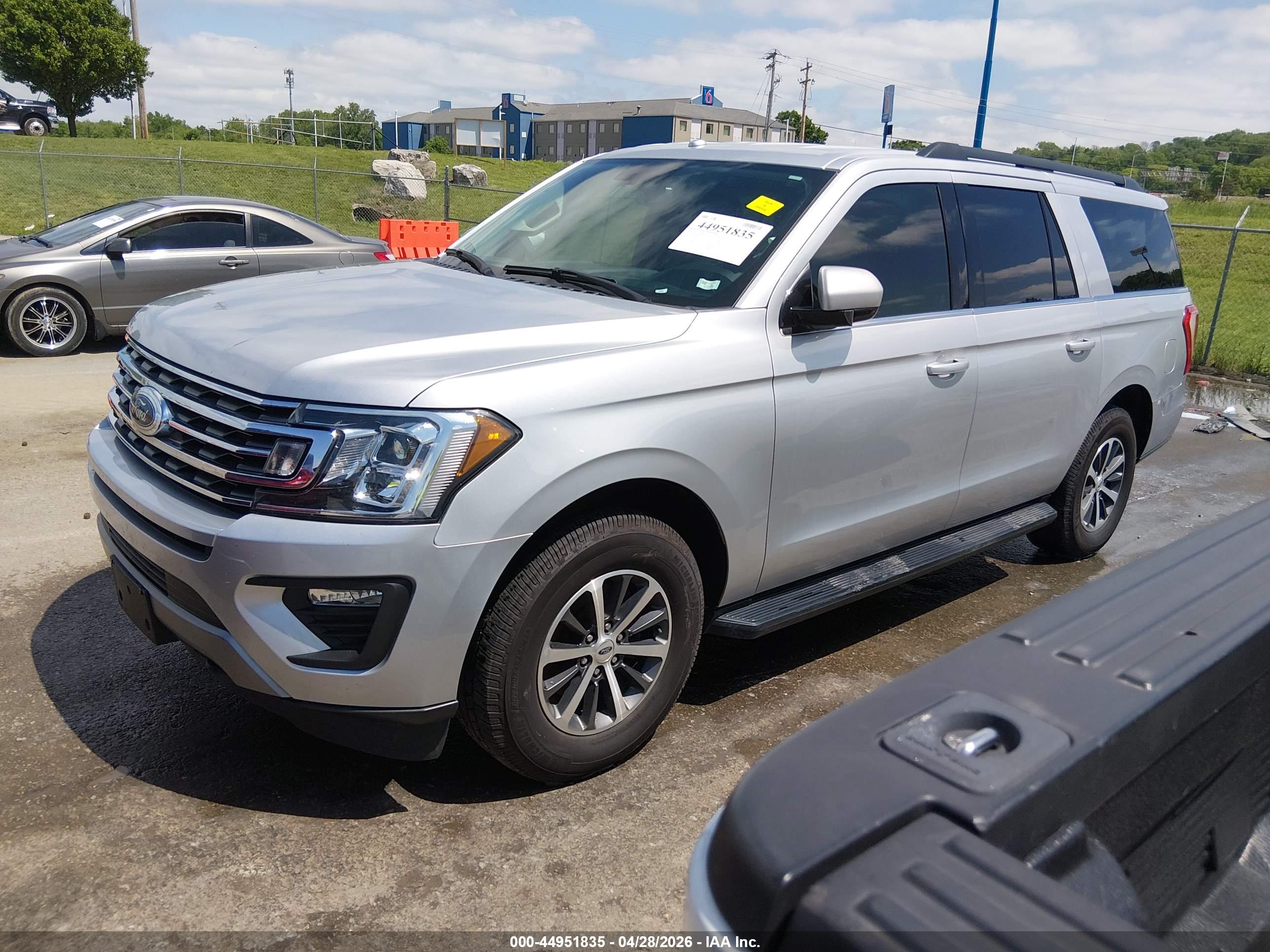 FORD EXPEDITION image 2